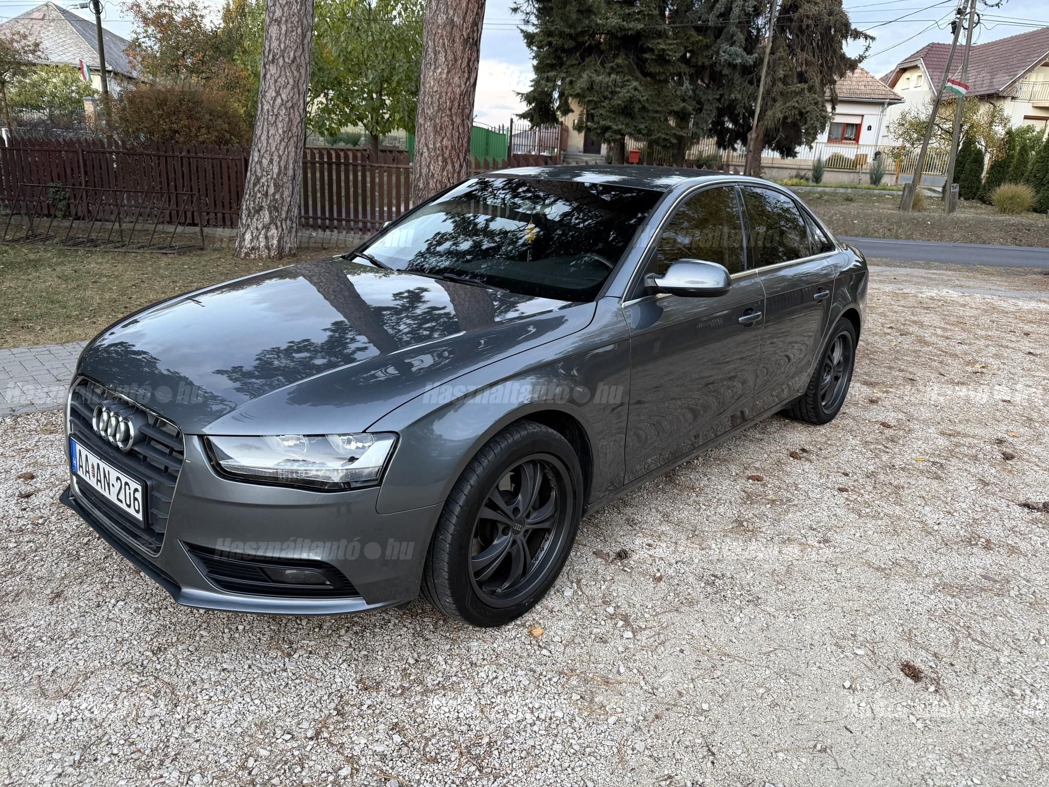AUDI A4 2012/6 - 1