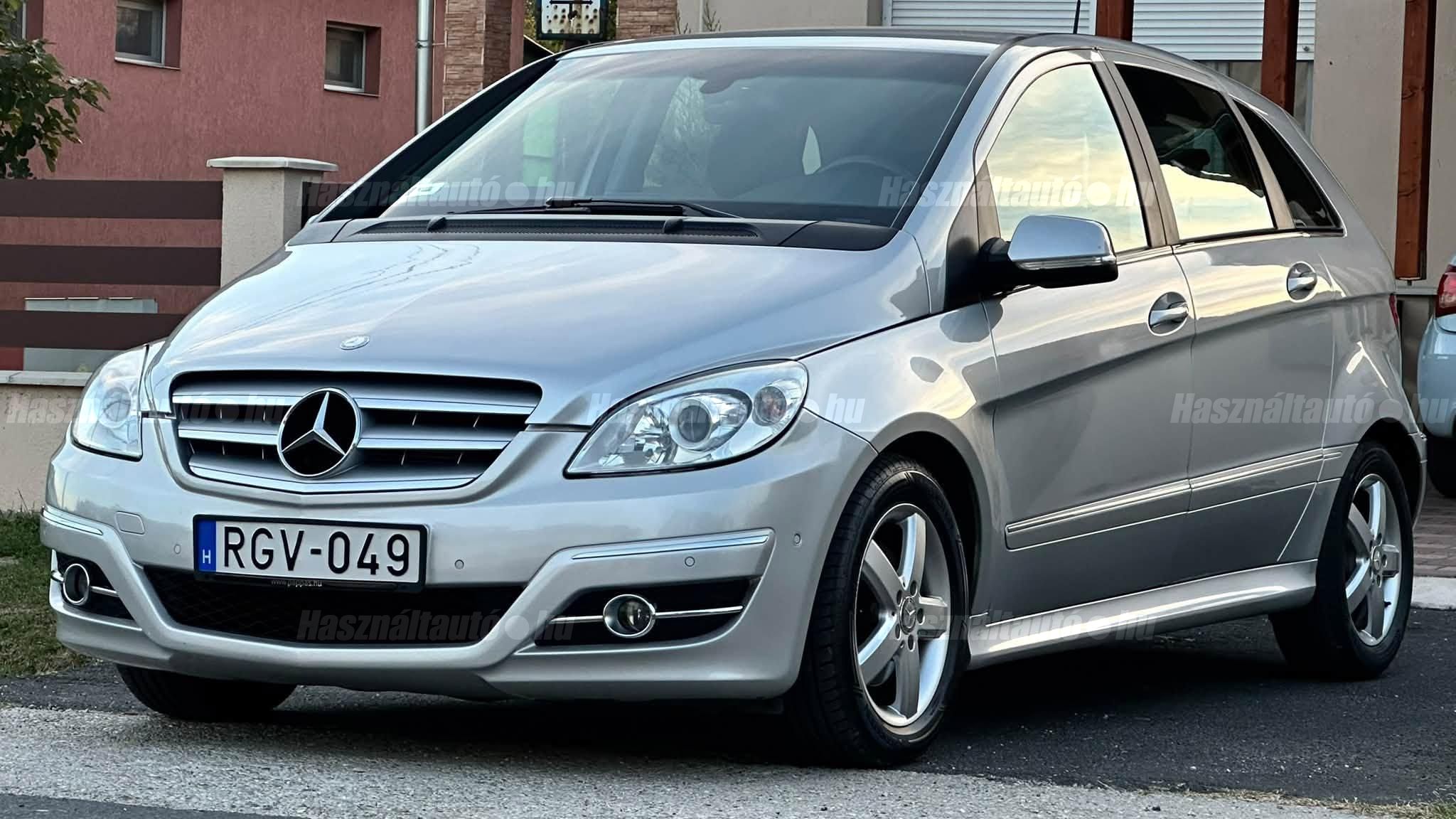 MERCEDES-BENZ B 180 2010/5 - 1