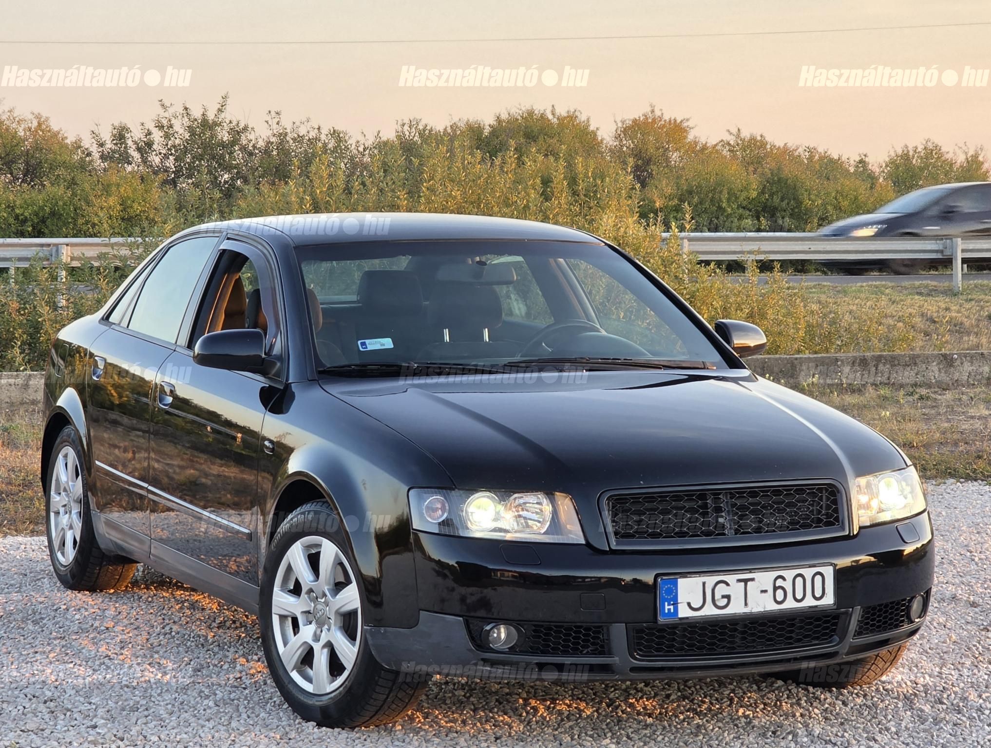 AUDI A4 2002/8 - 1