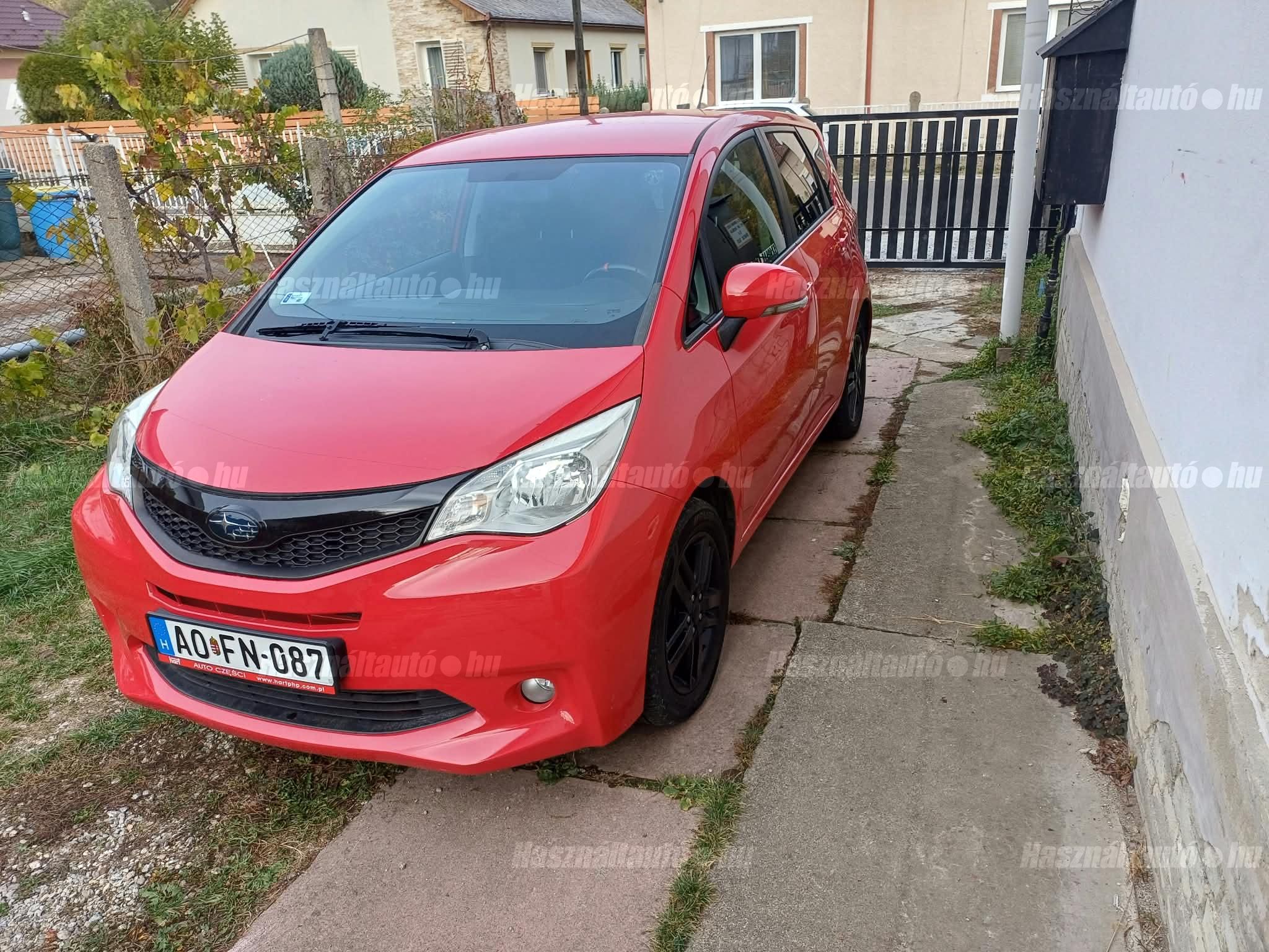SUBARU TREZIA 2011/2 - 1