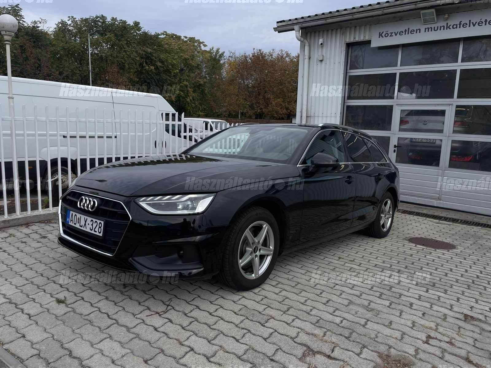 AUDI A4 2022/11 - 1