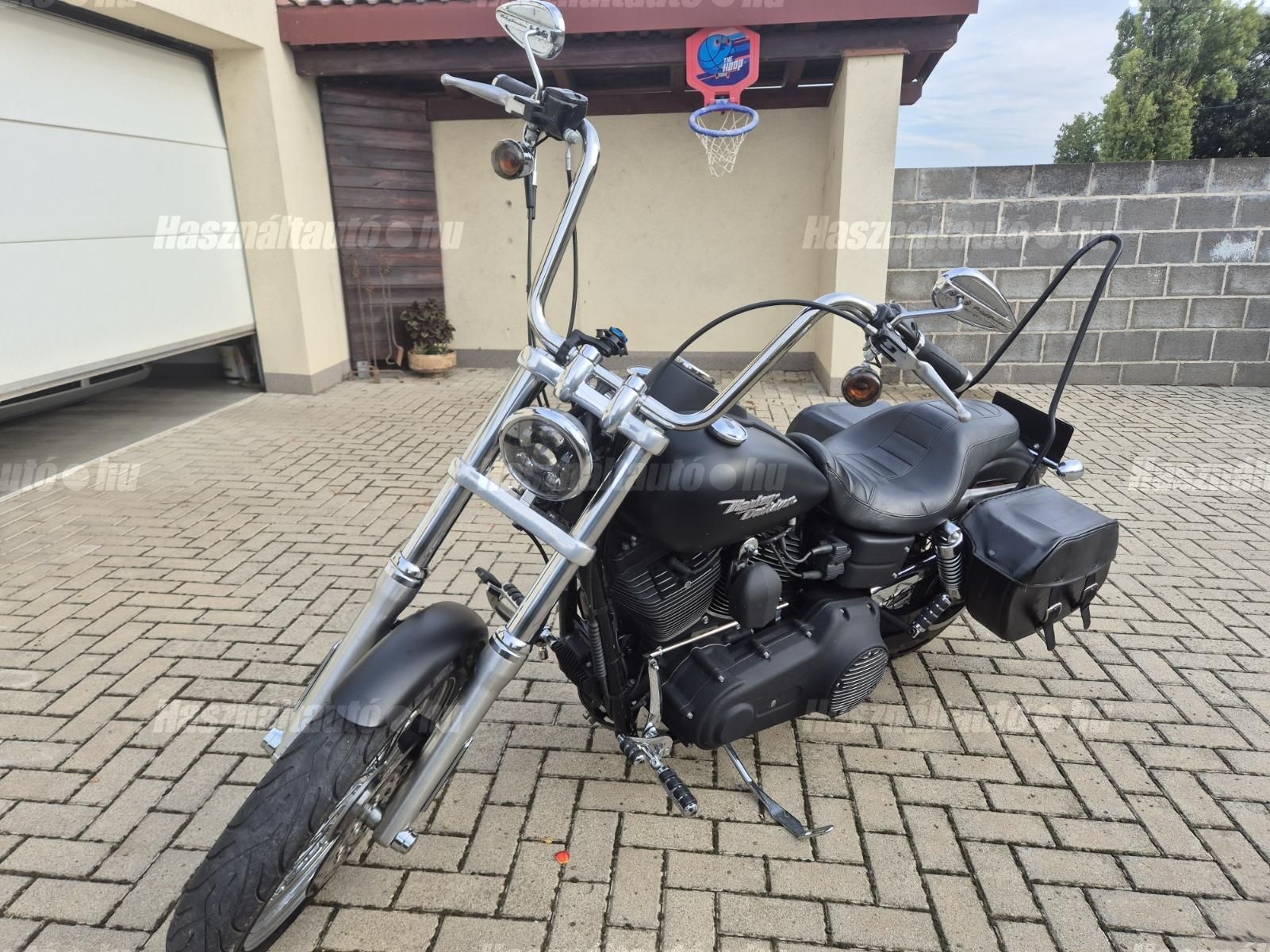 HARLEY-DAVIDSON DYNA STREET BOB 2008/8 - 1