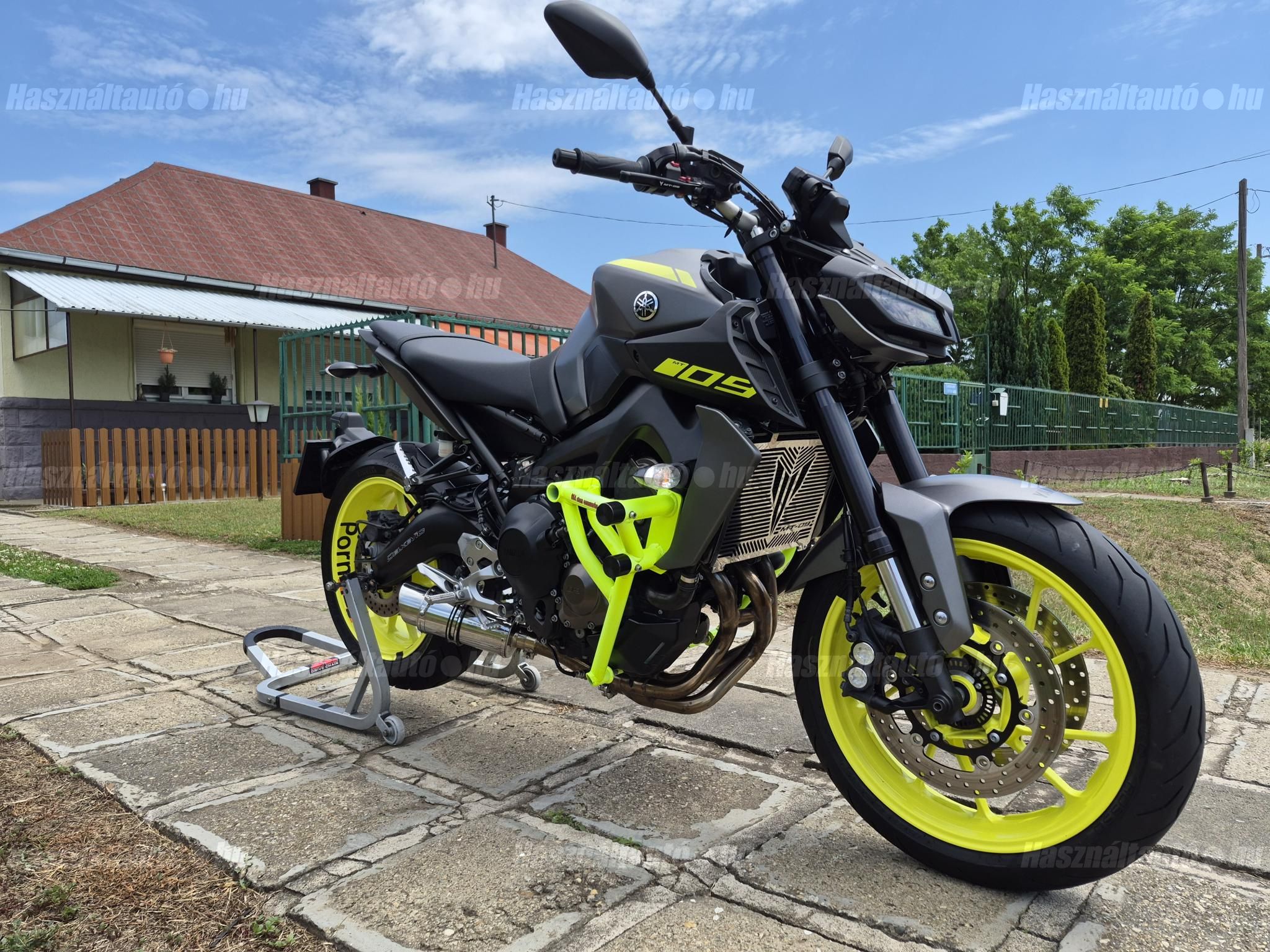 YAMAHA MT-09 2018/10 - 1