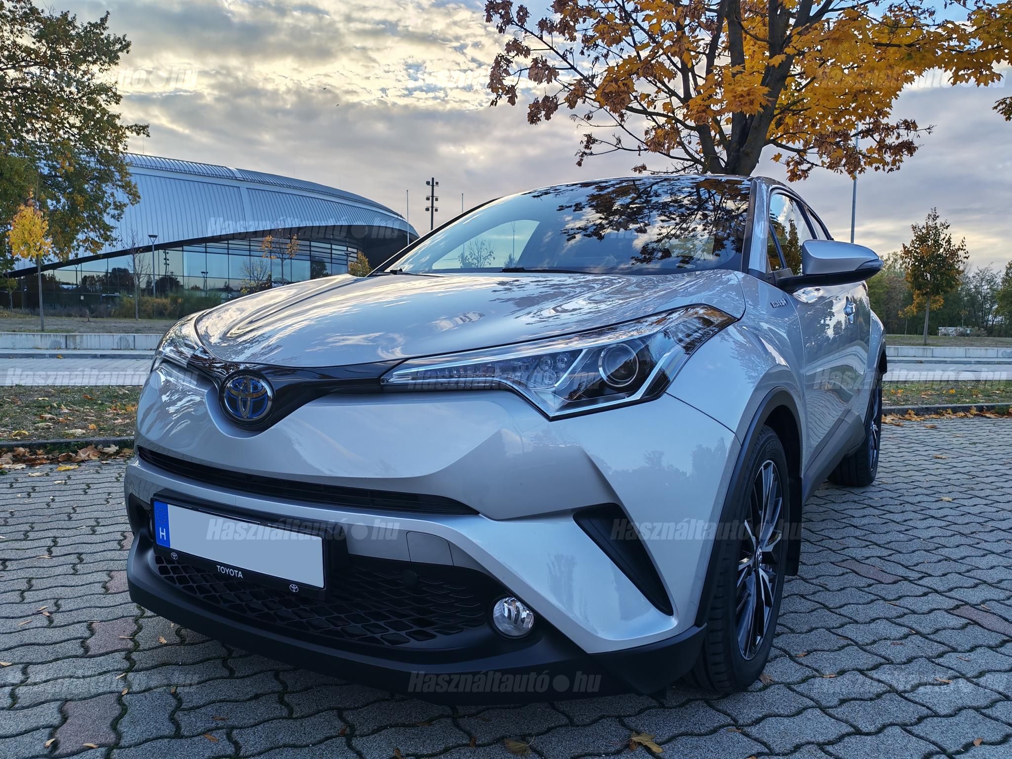 TOYOTA C-HR 2018/8 - 1