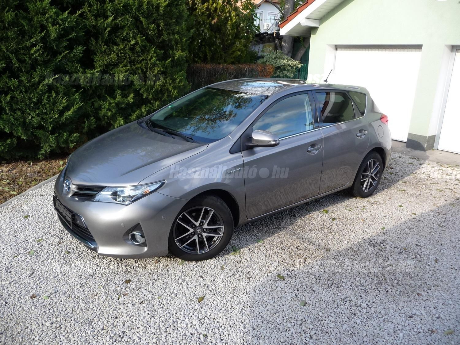 TOYOTA AURIS 2014/12 - 1