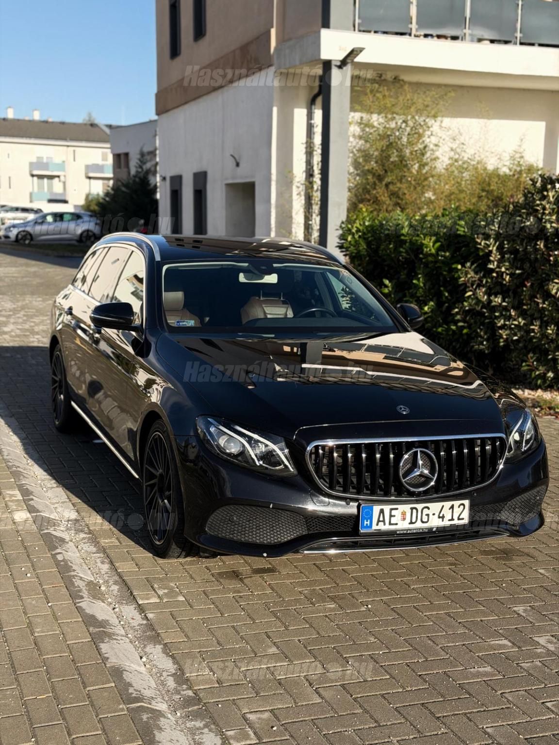 MERCEDES-BENZ E 220 2017/3 - 1