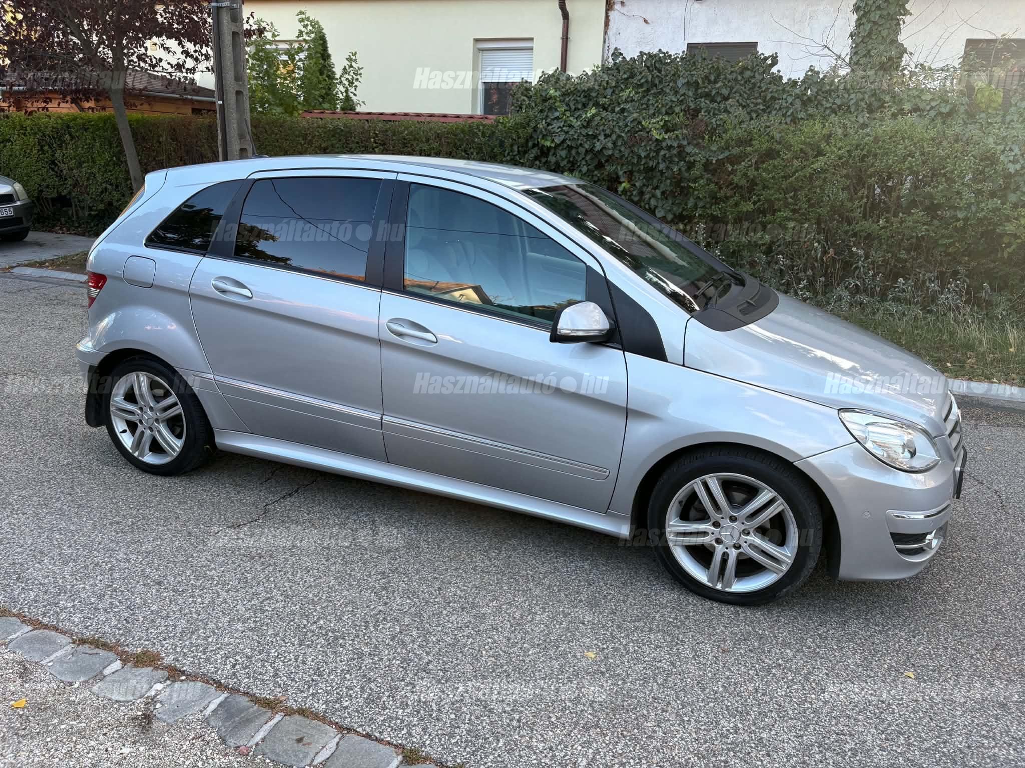 MERCEDES-BENZ B 150 2010/5 - 1