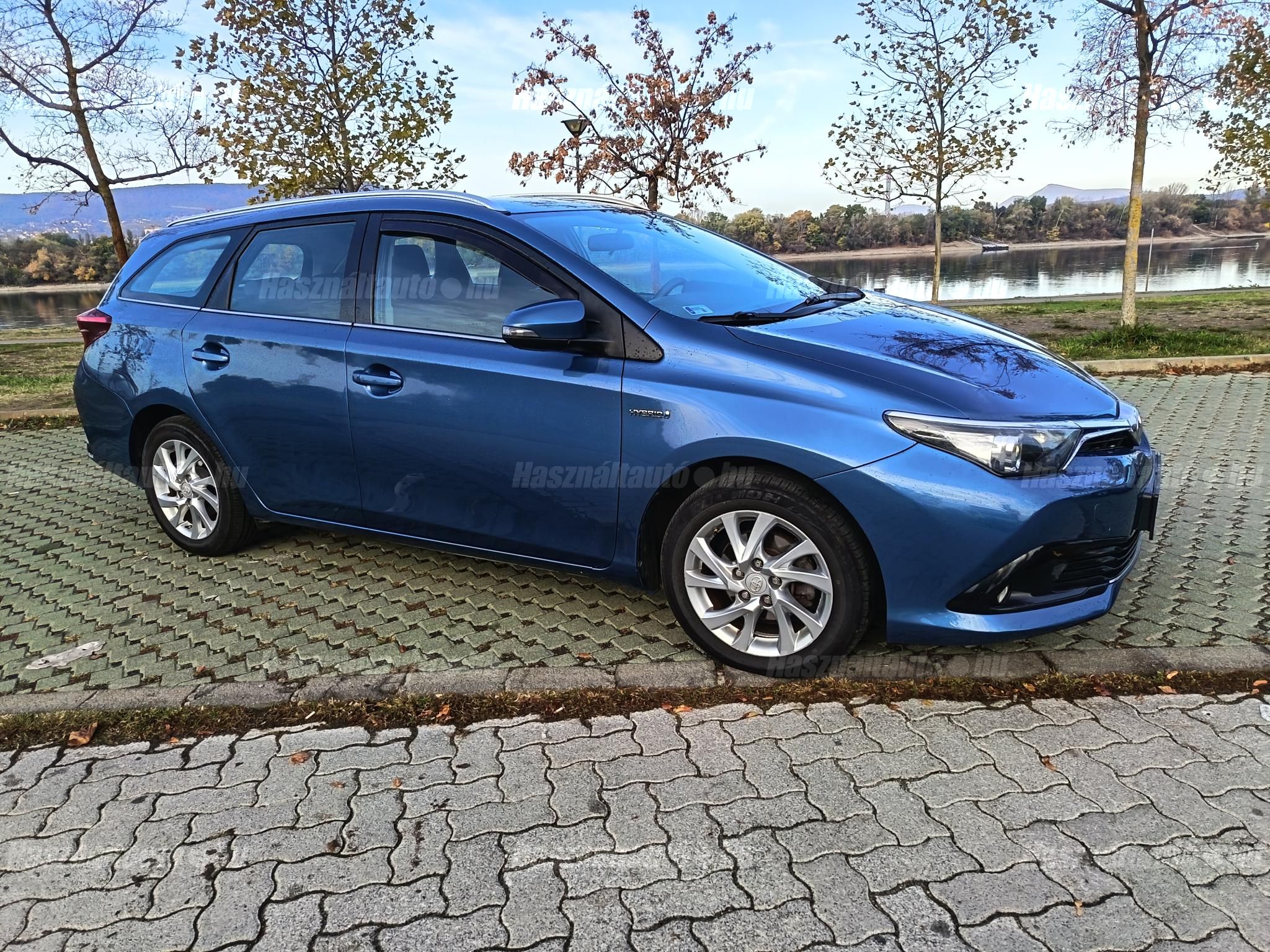 TOYOTA AURIS 2015/12 - 1