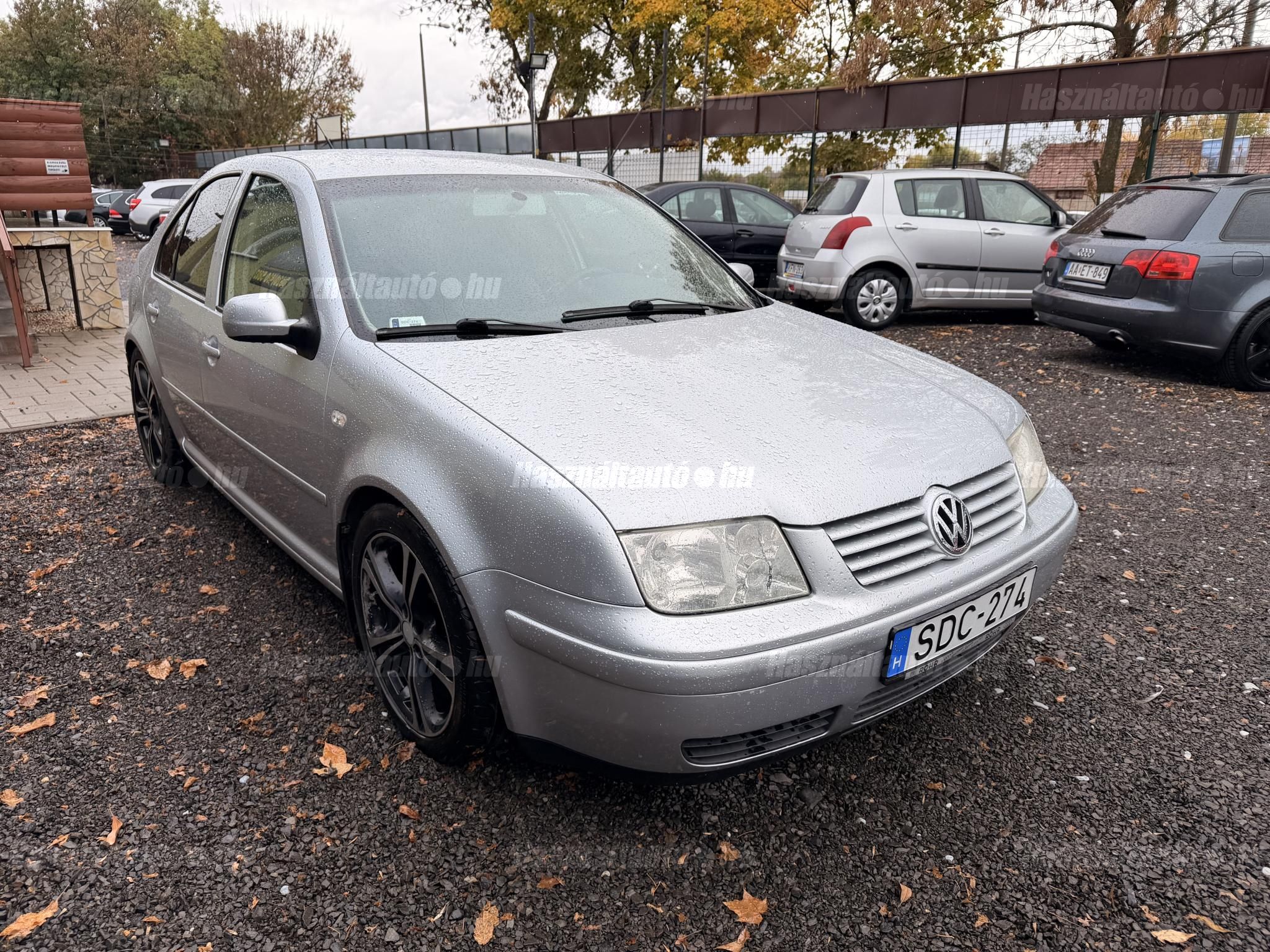 VOLKSWAGEN BORA 2000 - 1