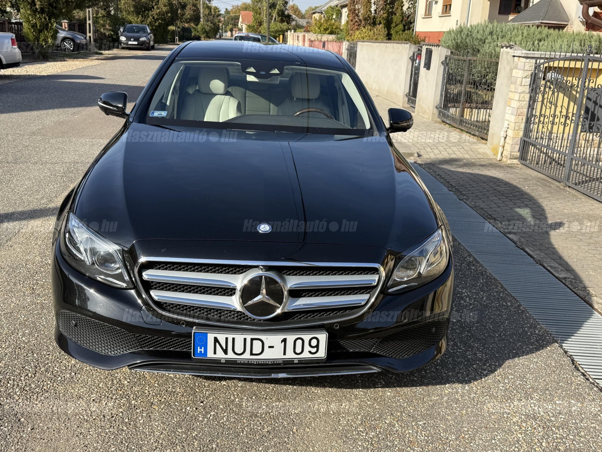 MERCEDES-BENZ E 220 2016/8 - 1