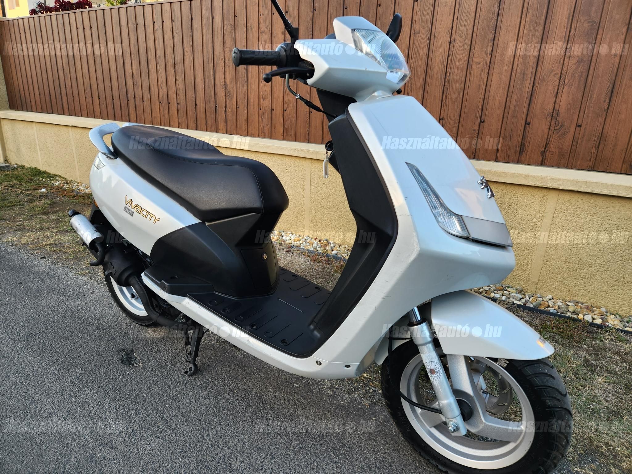 PEUGEOT VIVACITY 2014/5 - 1