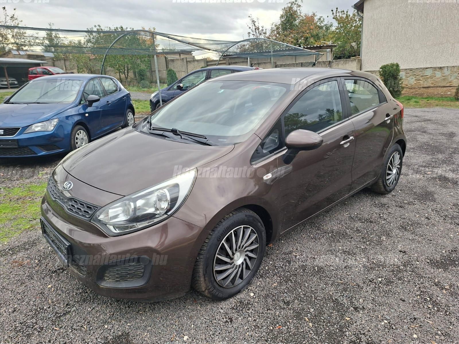 KIA RIO 2014/5 - 1