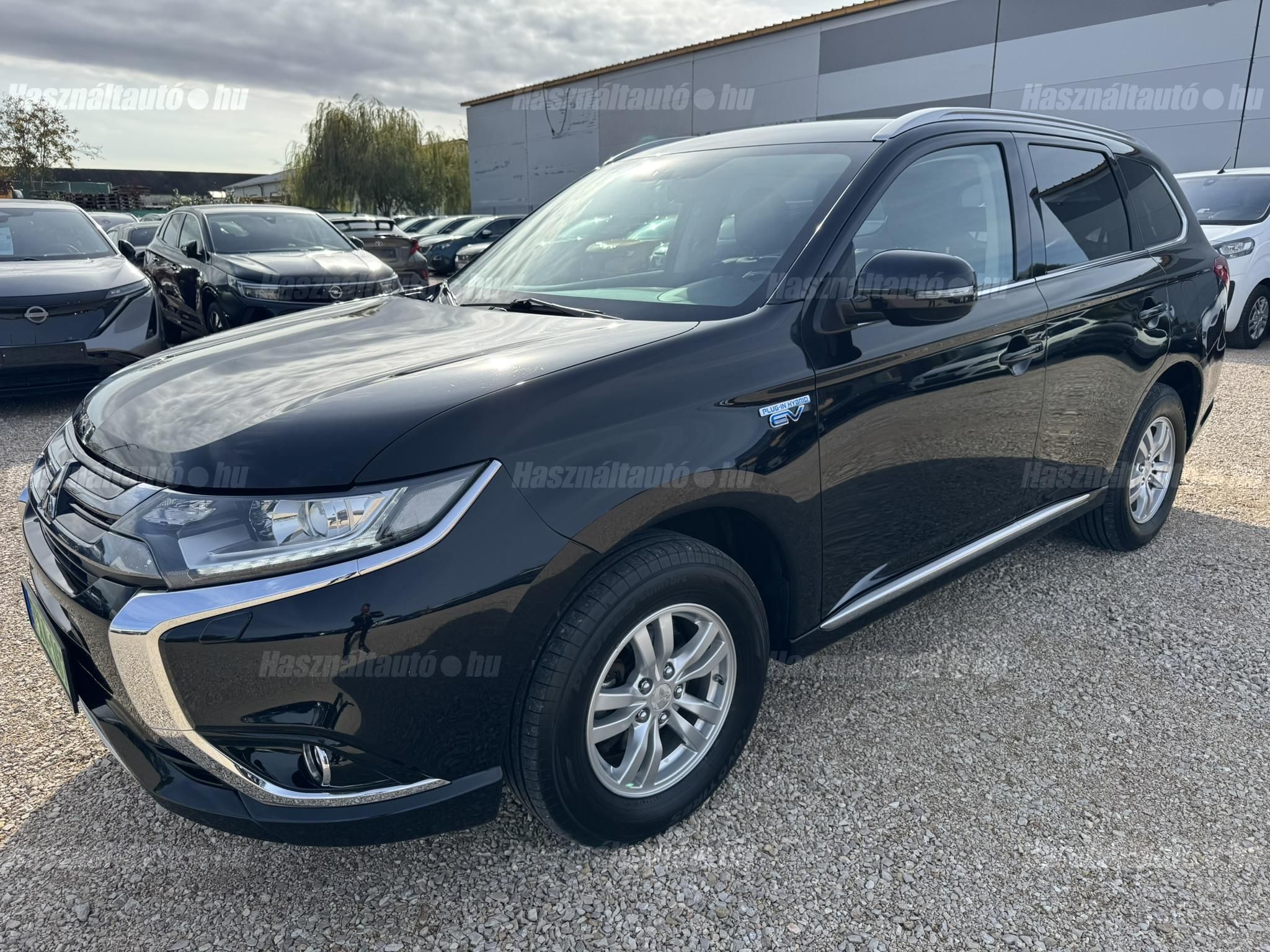 MITSUBISHI OUTLANDER 2015/11 - 1