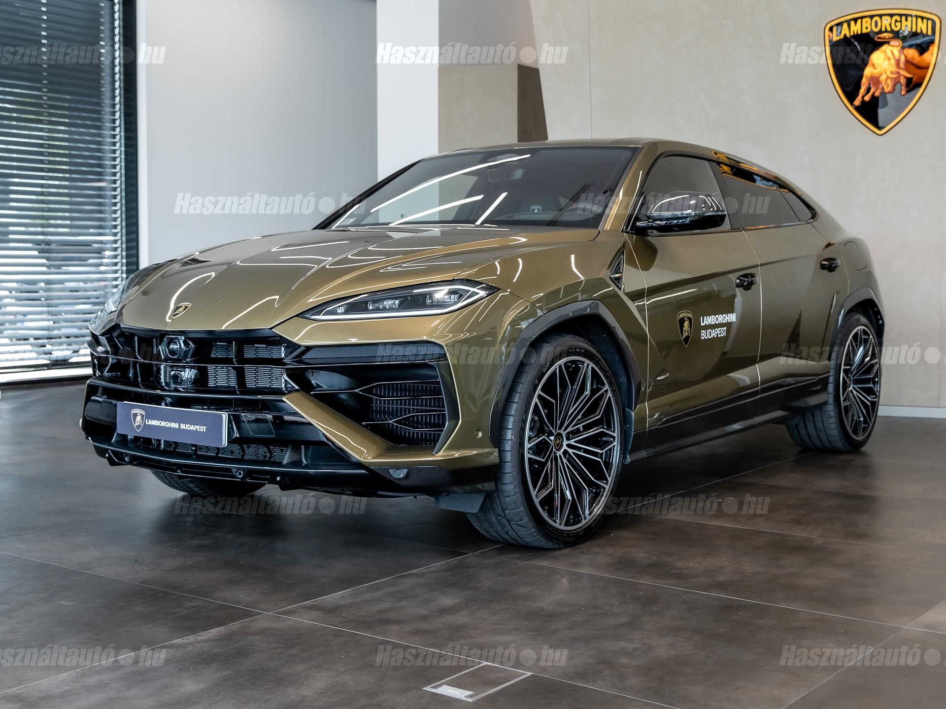 LAMBORGHINI URUS 2026 - 1