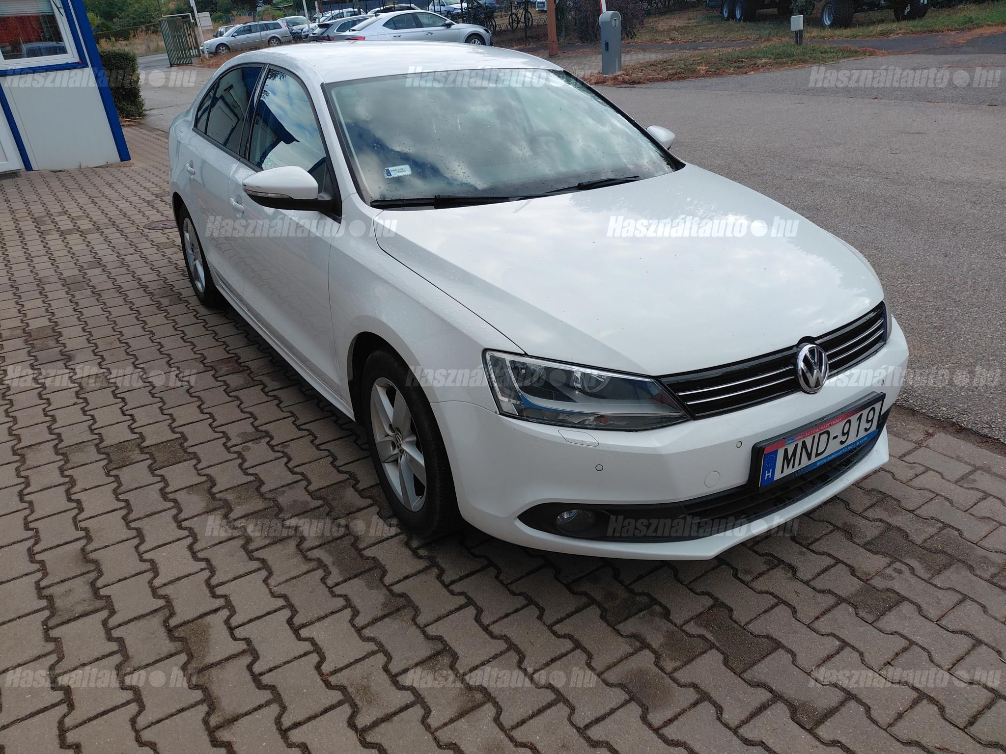 VOLKSWAGEN JETTA 2013/10 - 1