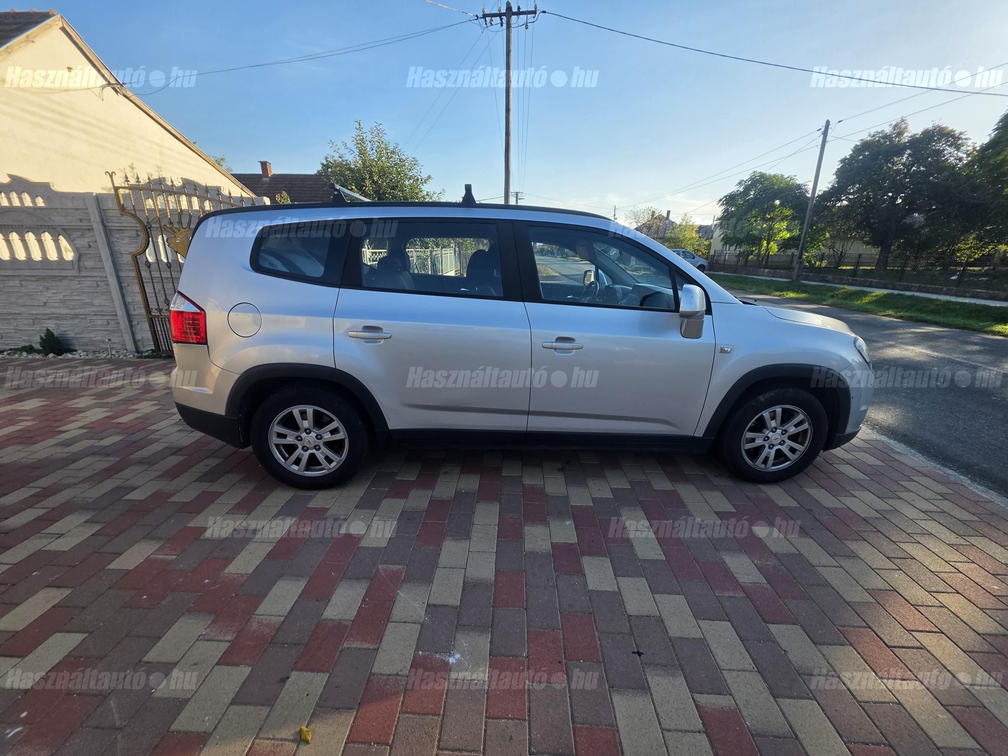CHEVROLET ORLANDO 2011 - 1