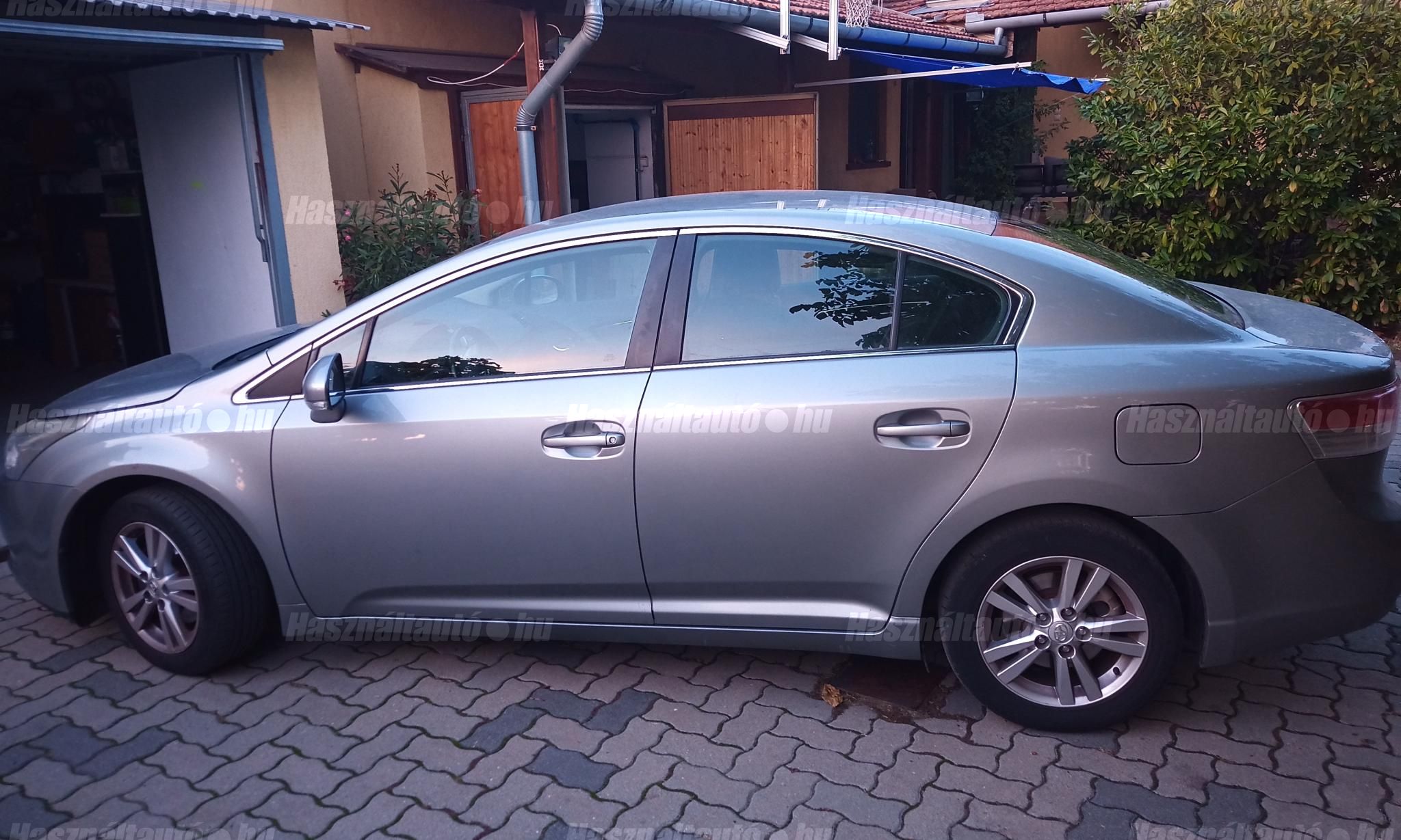 TOYOTA AVENSIS 2008/9 - 1