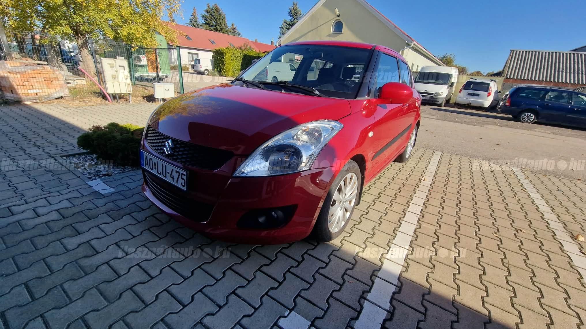 SUZUKI SWIFT 2012 - 1