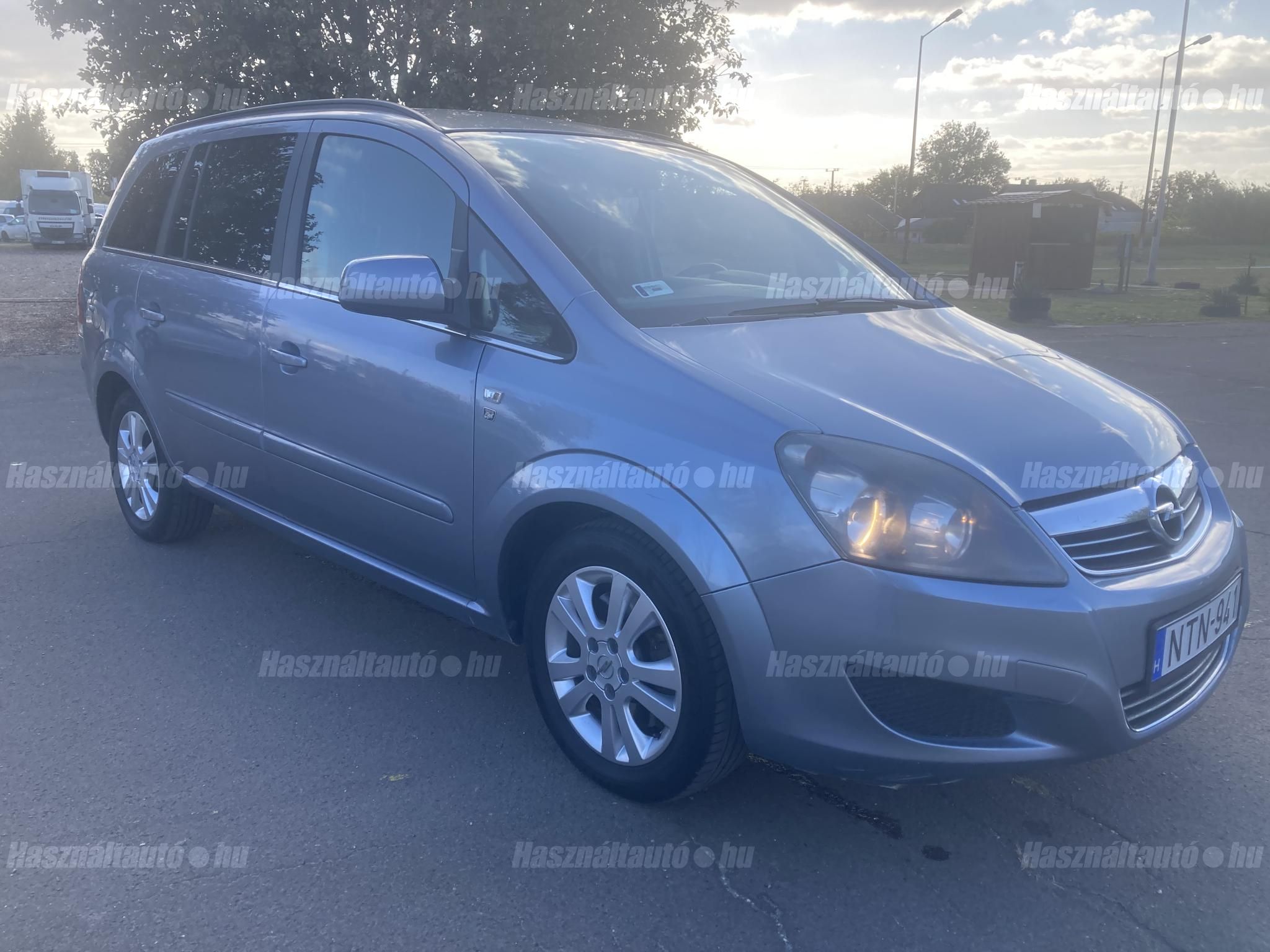OPEL ZAFIRA 2010/9 - 1