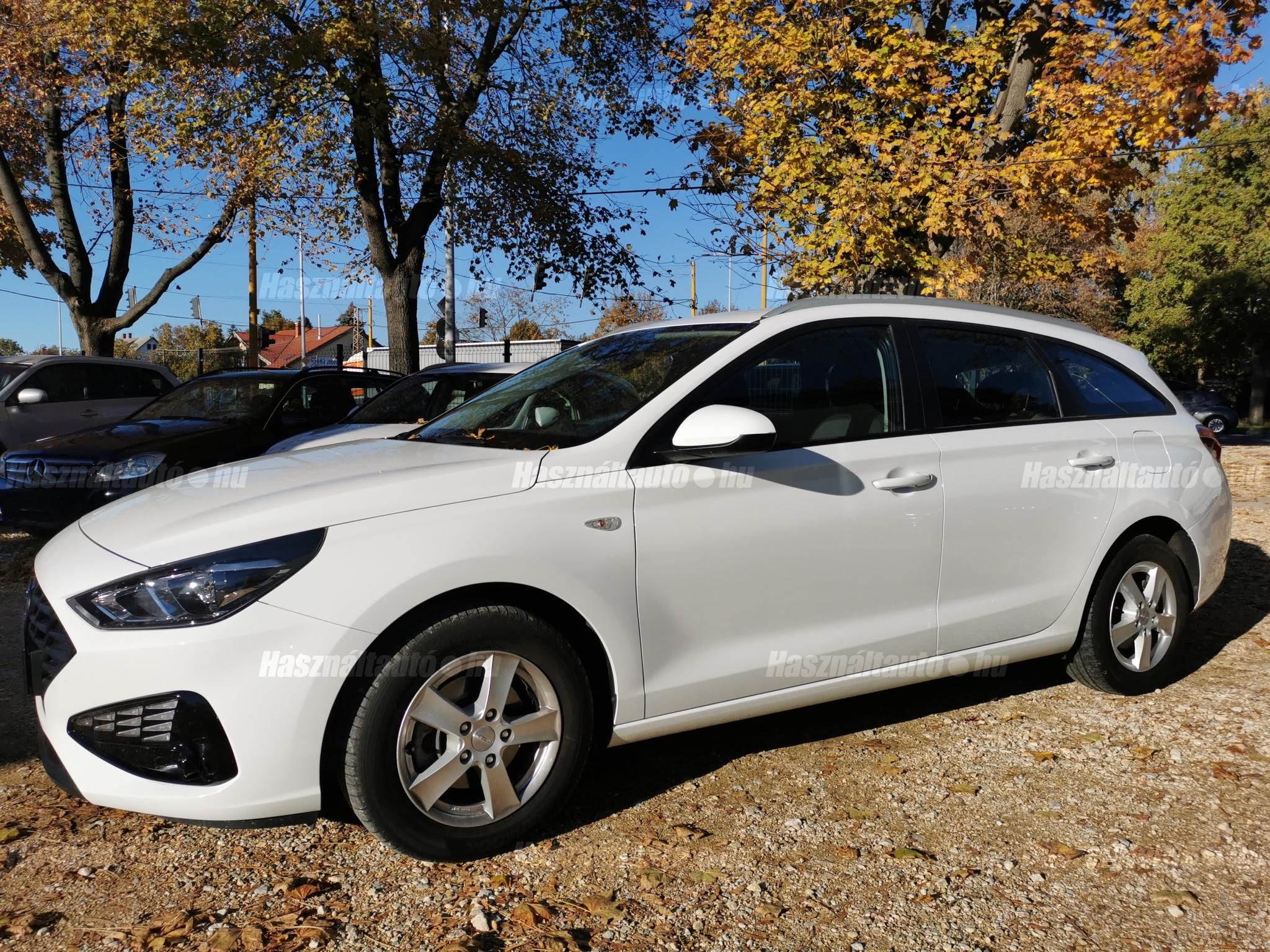 HYUNDAI I30 2022 - 1
