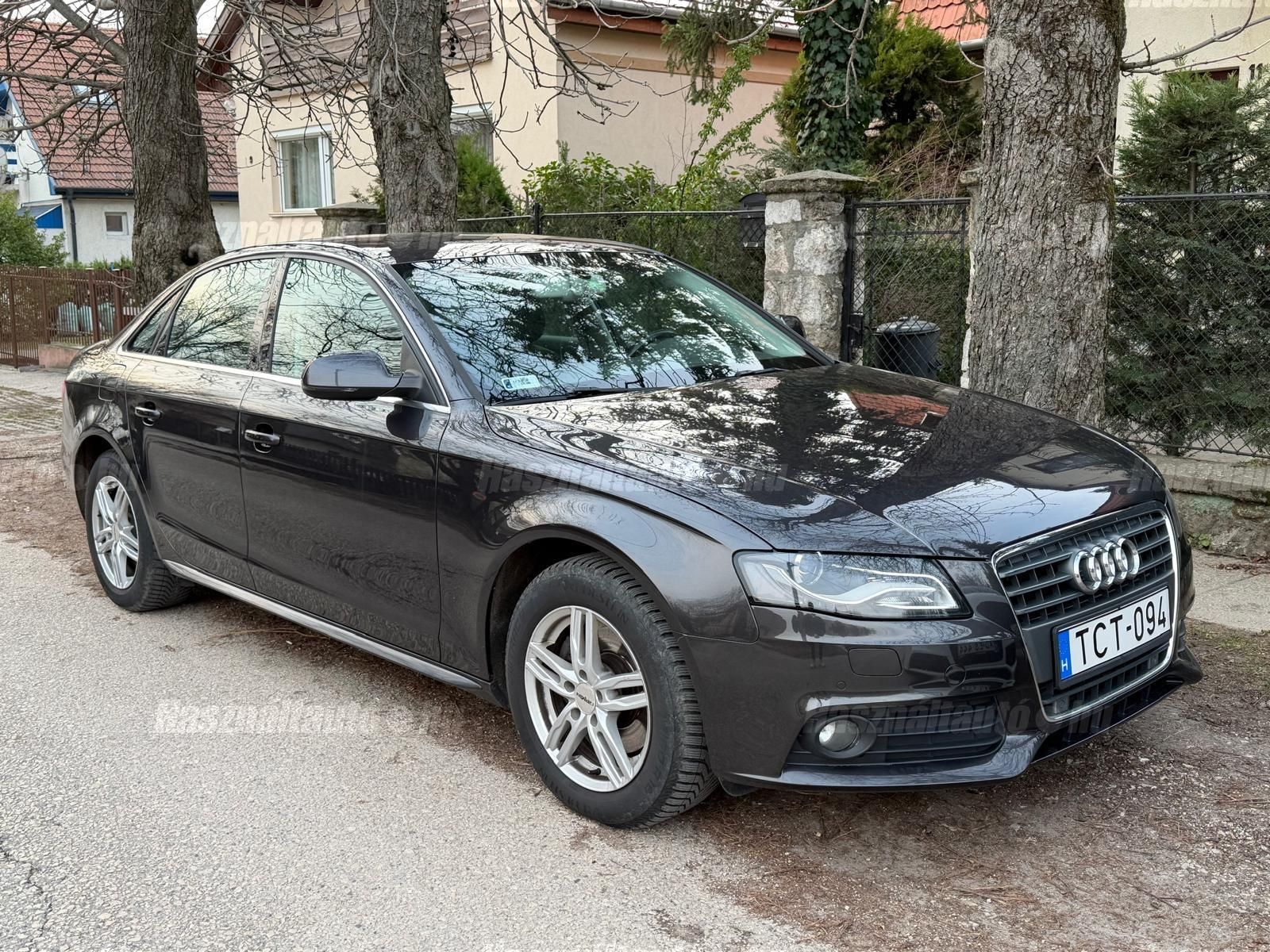 AUDI A4 2011/12 - 1