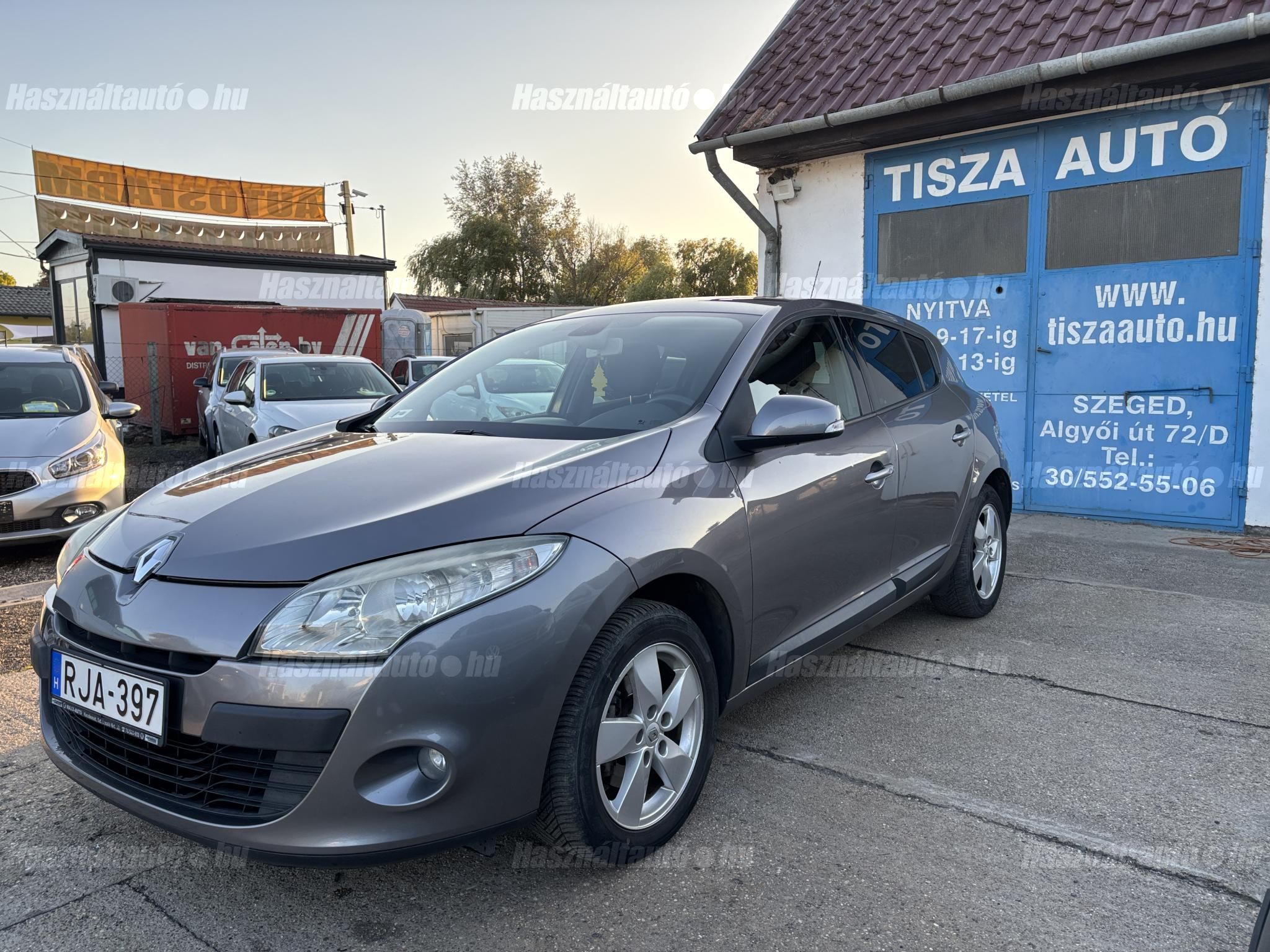 RENAULT MEGANE 2009/4 - 1