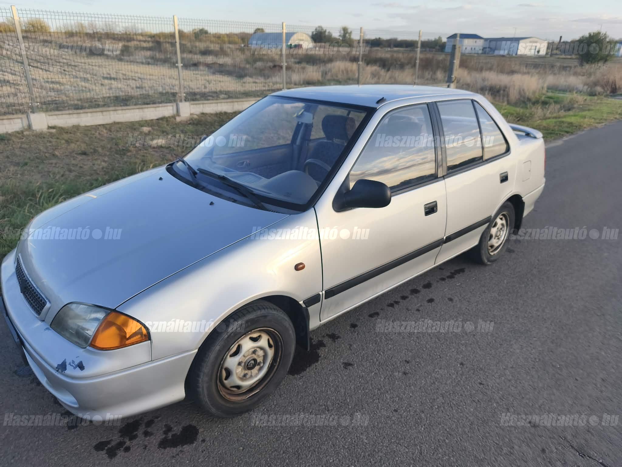 SUZUKI SWIFT 2000/2 - 1