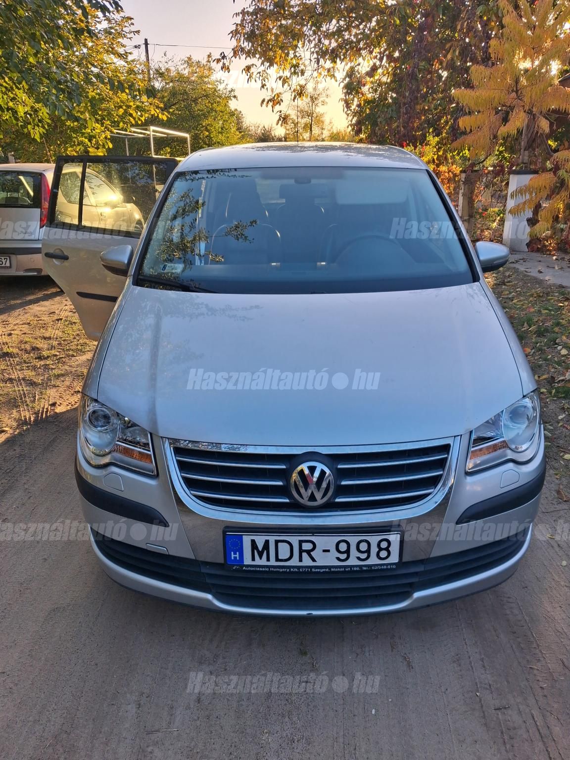 VOLKSWAGEN TOURAN 2011/7 - 1