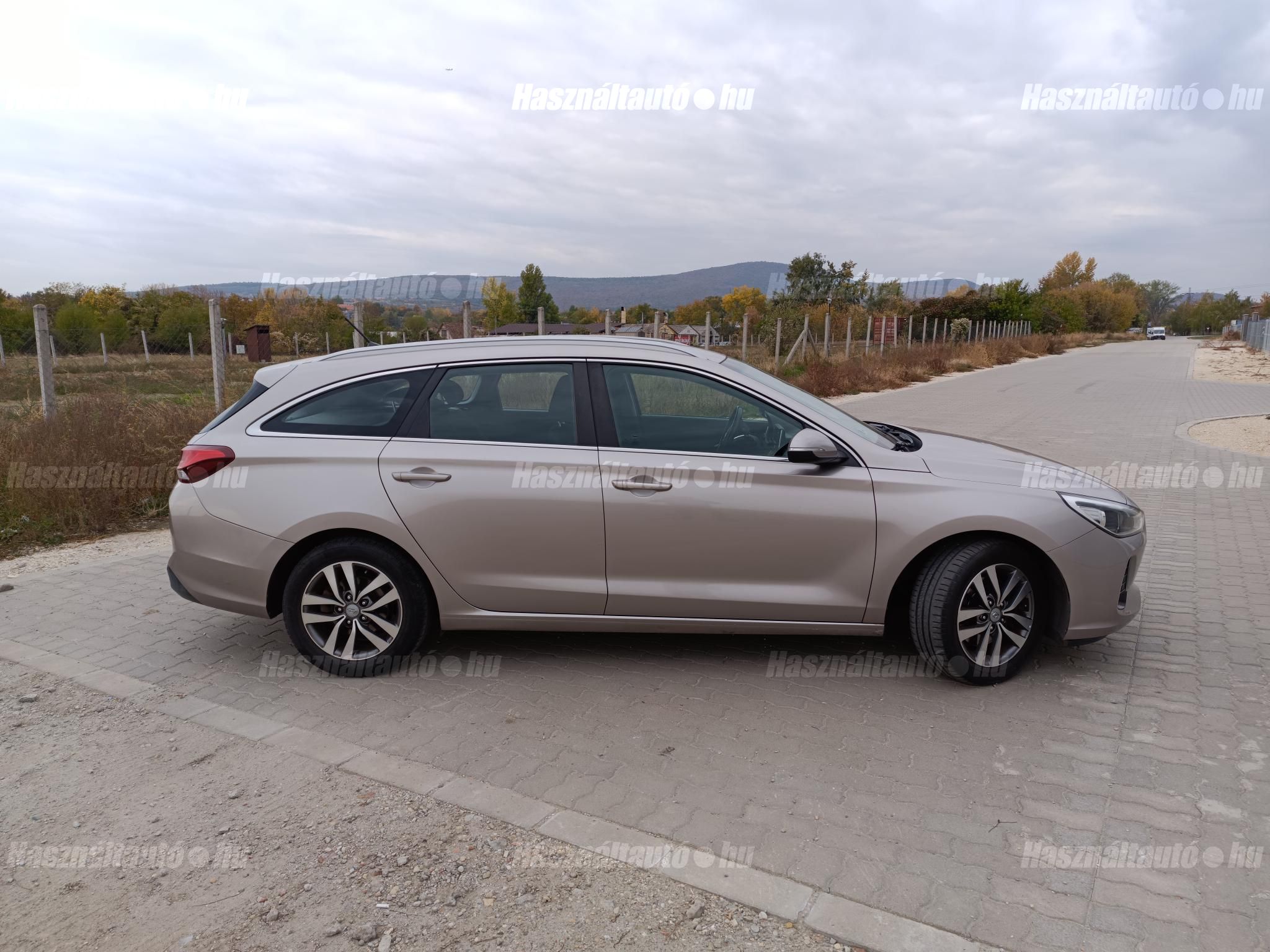 HYUNDAI I30 2017/7 - 1
