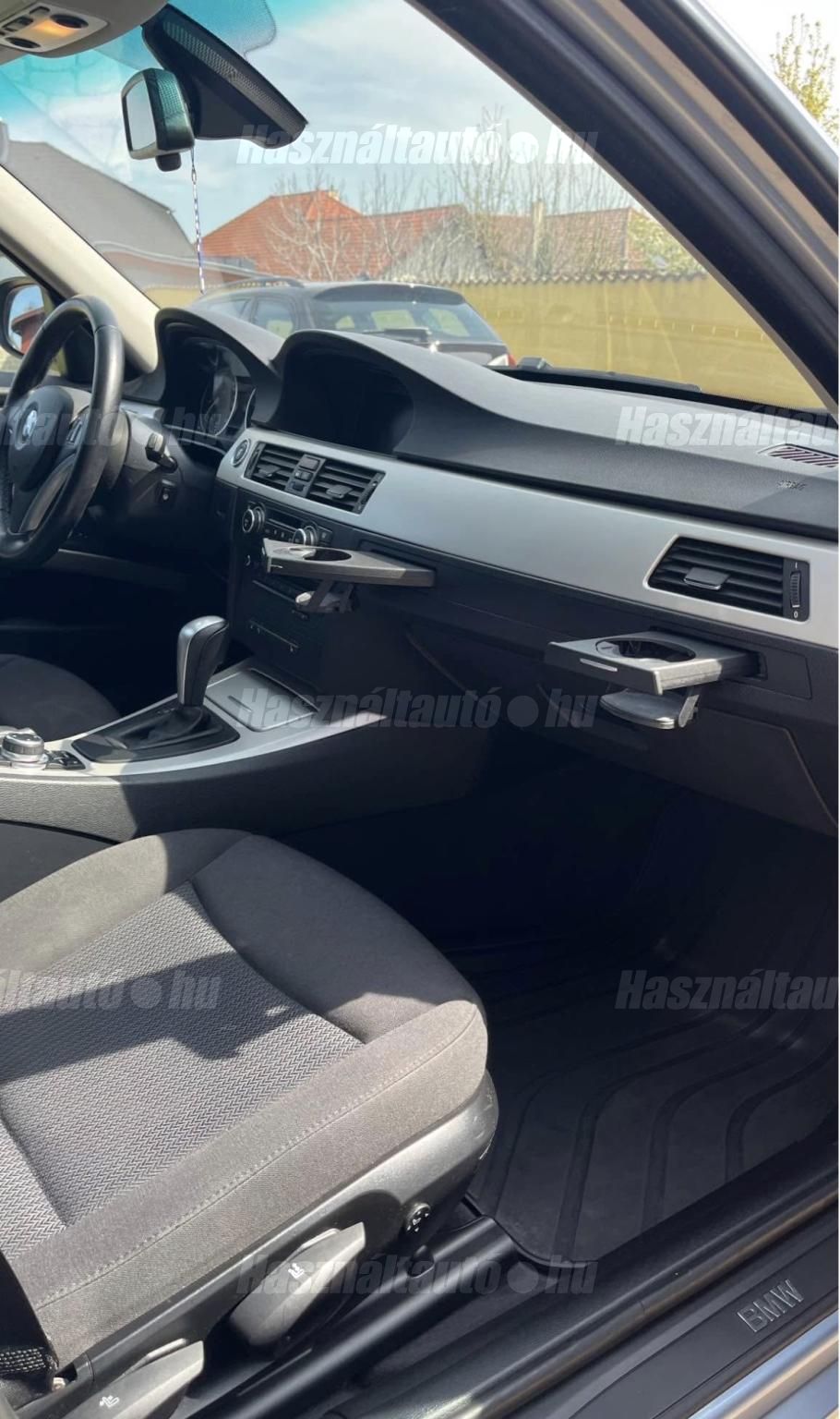 BMW 318 2009/7 - 1