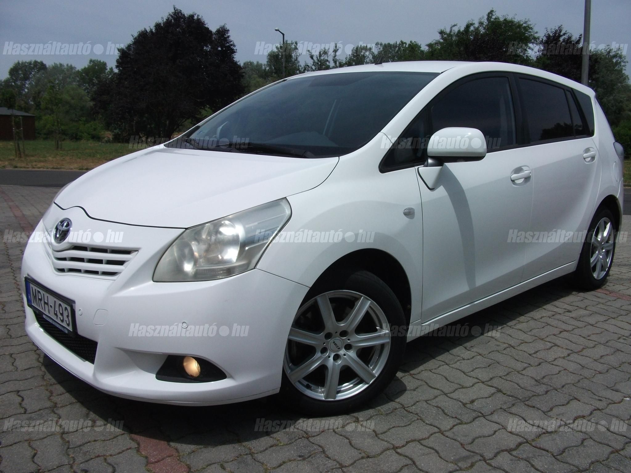 TOYOTA VERSO 2011/4 - 1