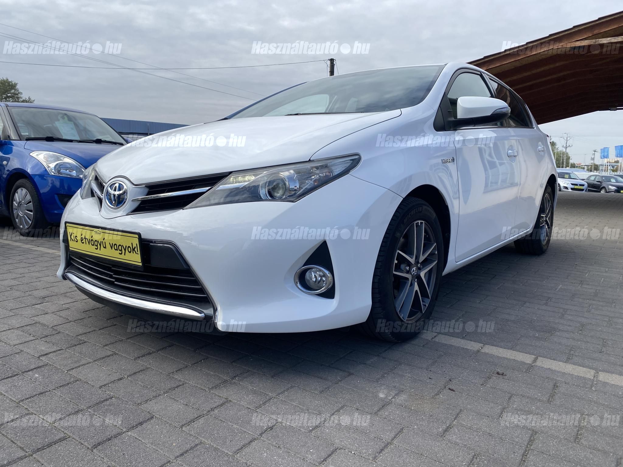TOYOTA AURIS 2014/9 - 1