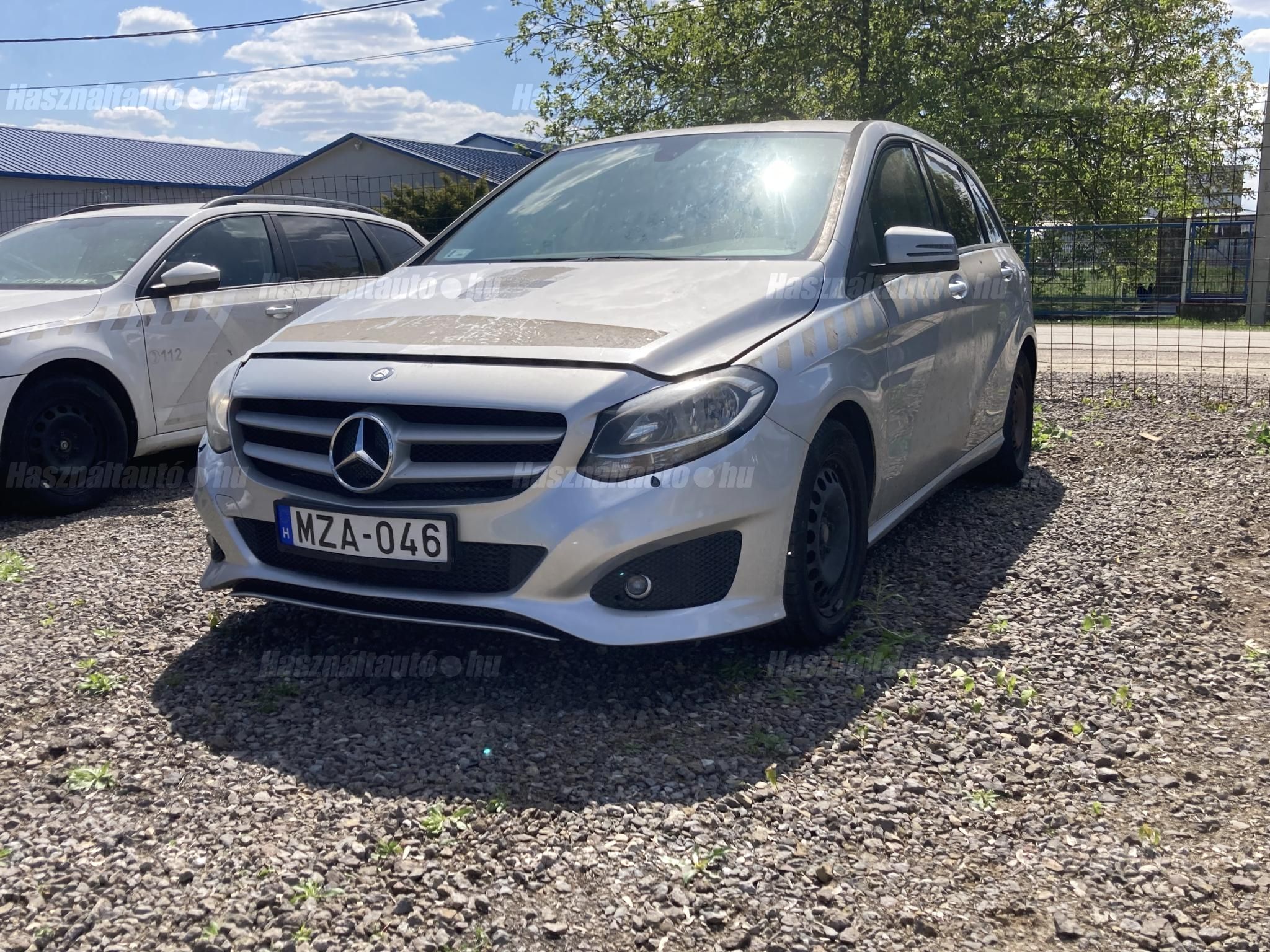 MERCEDES-BENZ B 220 2015/6 - 1