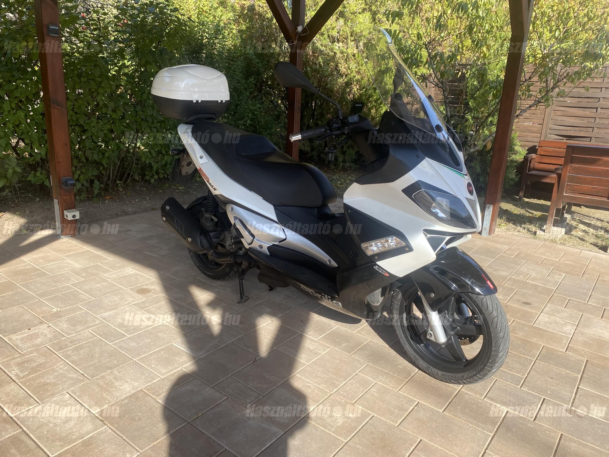 APRILIA SR MAX 300 2015/10 - 1