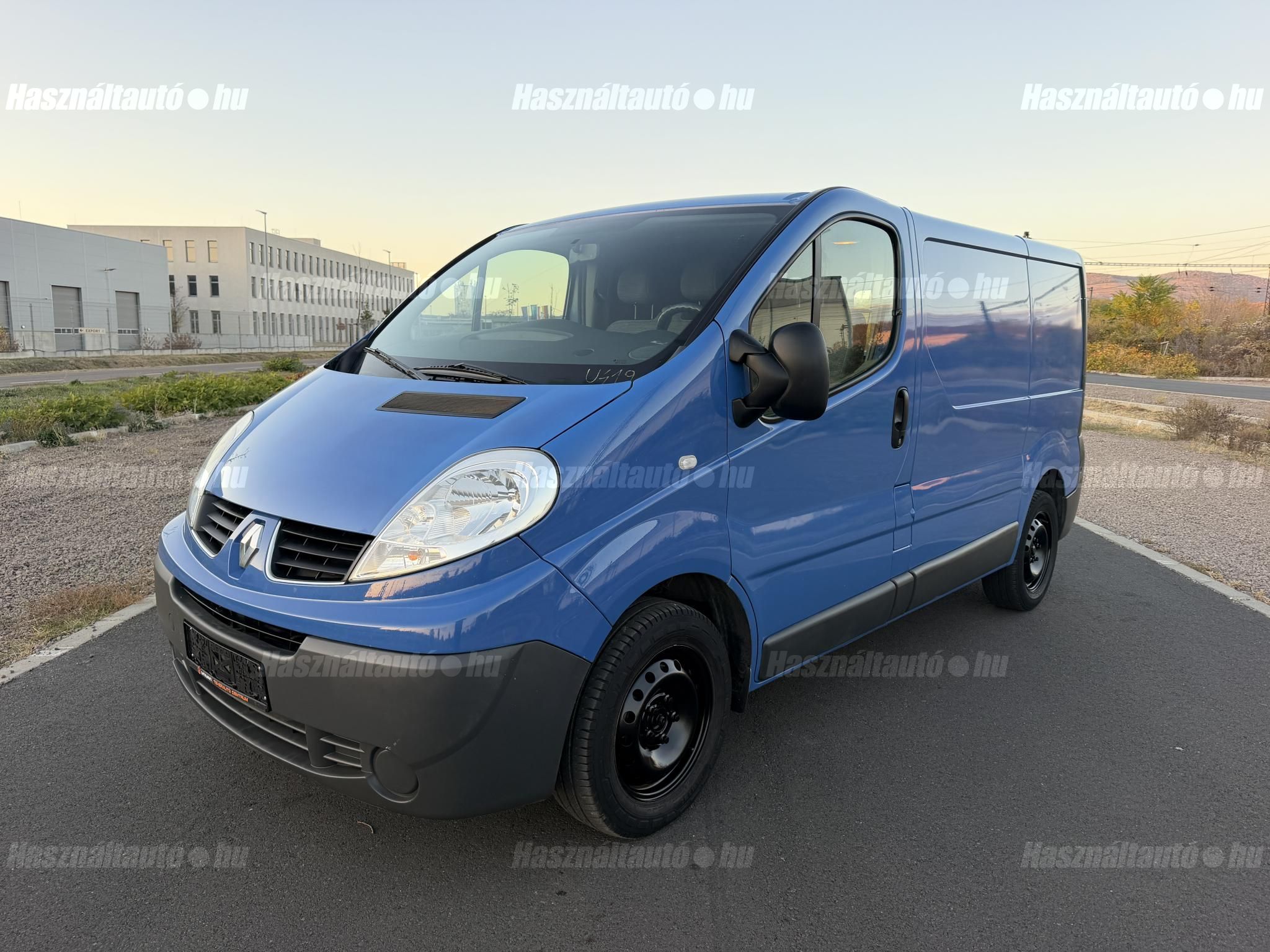 RENAULT TRAFIC 2014/6 - 1