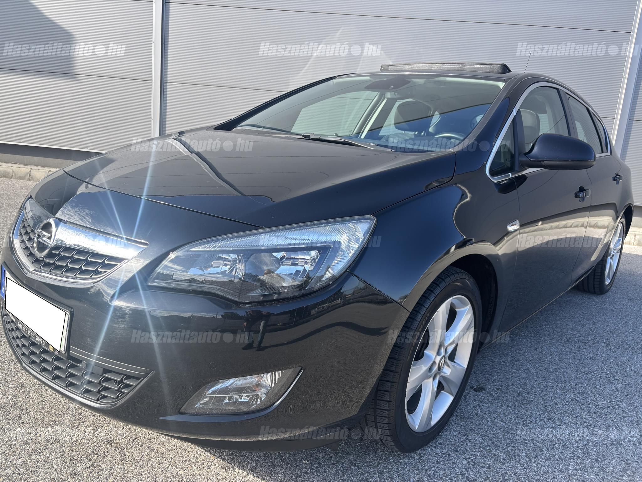 OPEL ASTRA J 2010/4 - 1