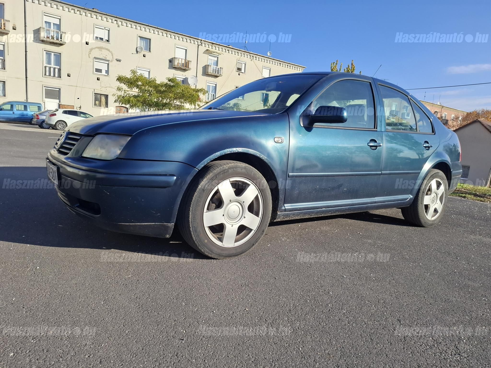 VOLKSWAGEN BORA 2002/6 - 1
