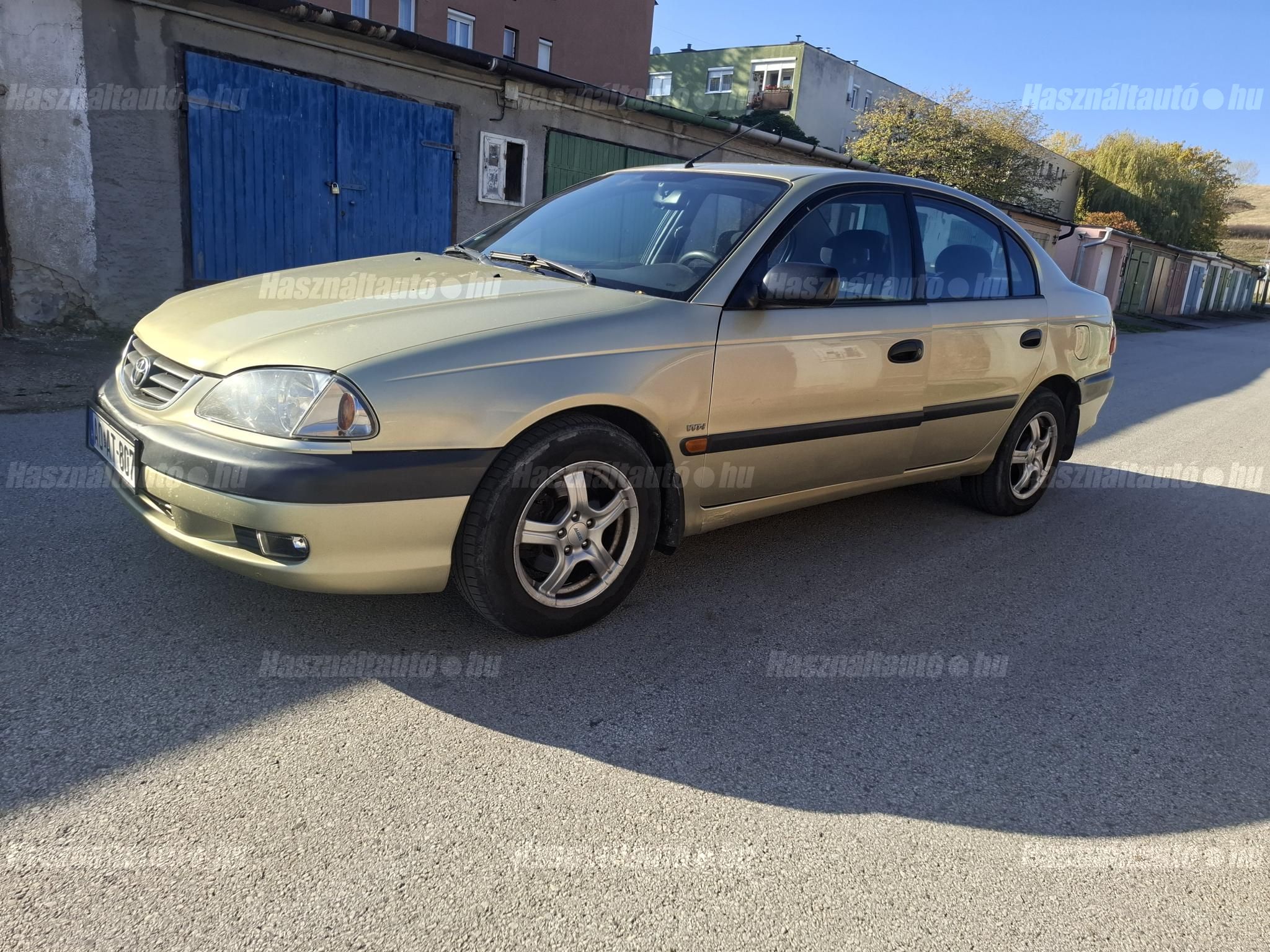 TOYOTA AVENSIS 2001/7 - 1