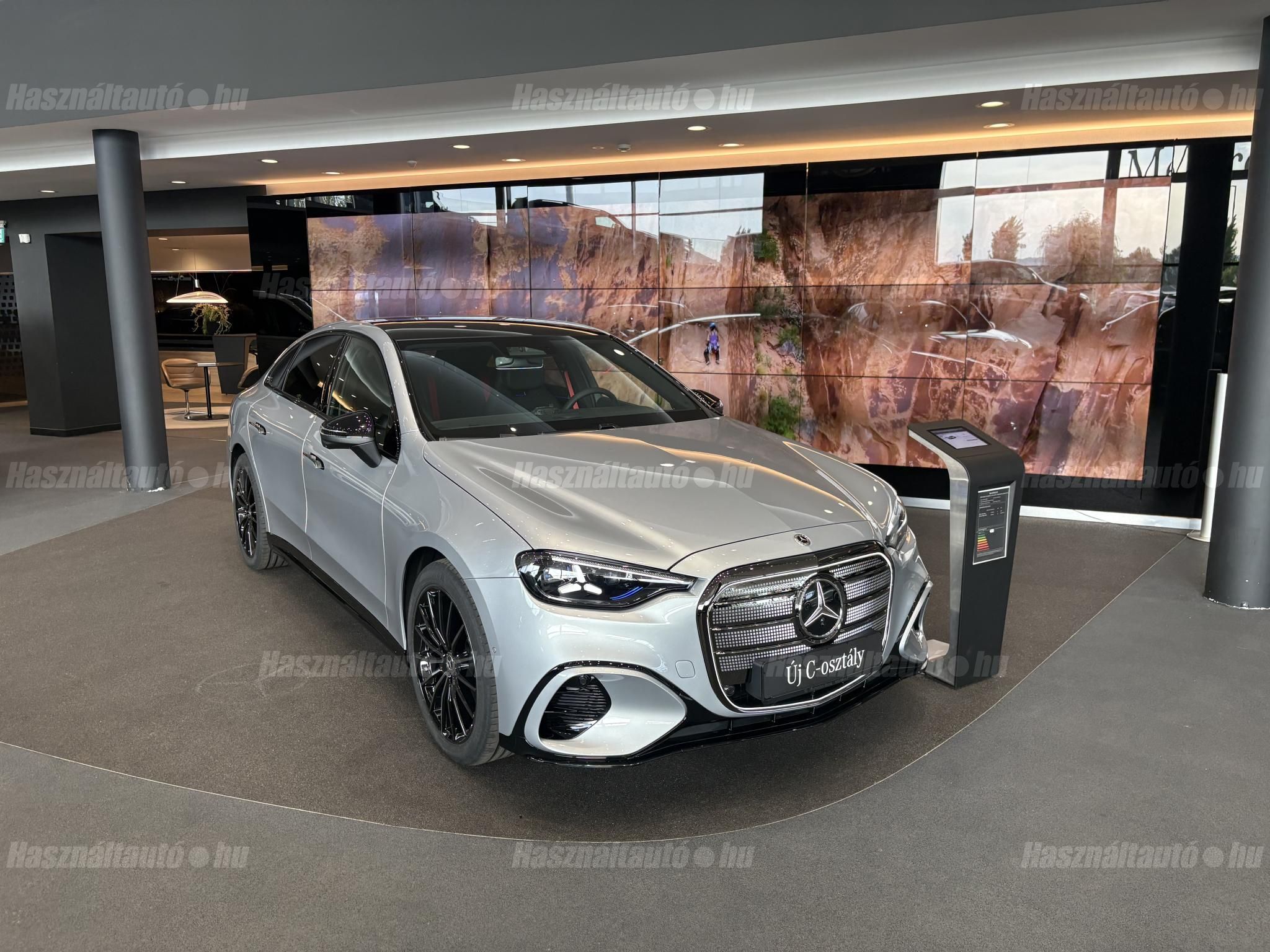 MERCEDES-BENZ C 400 2026/9 - 1