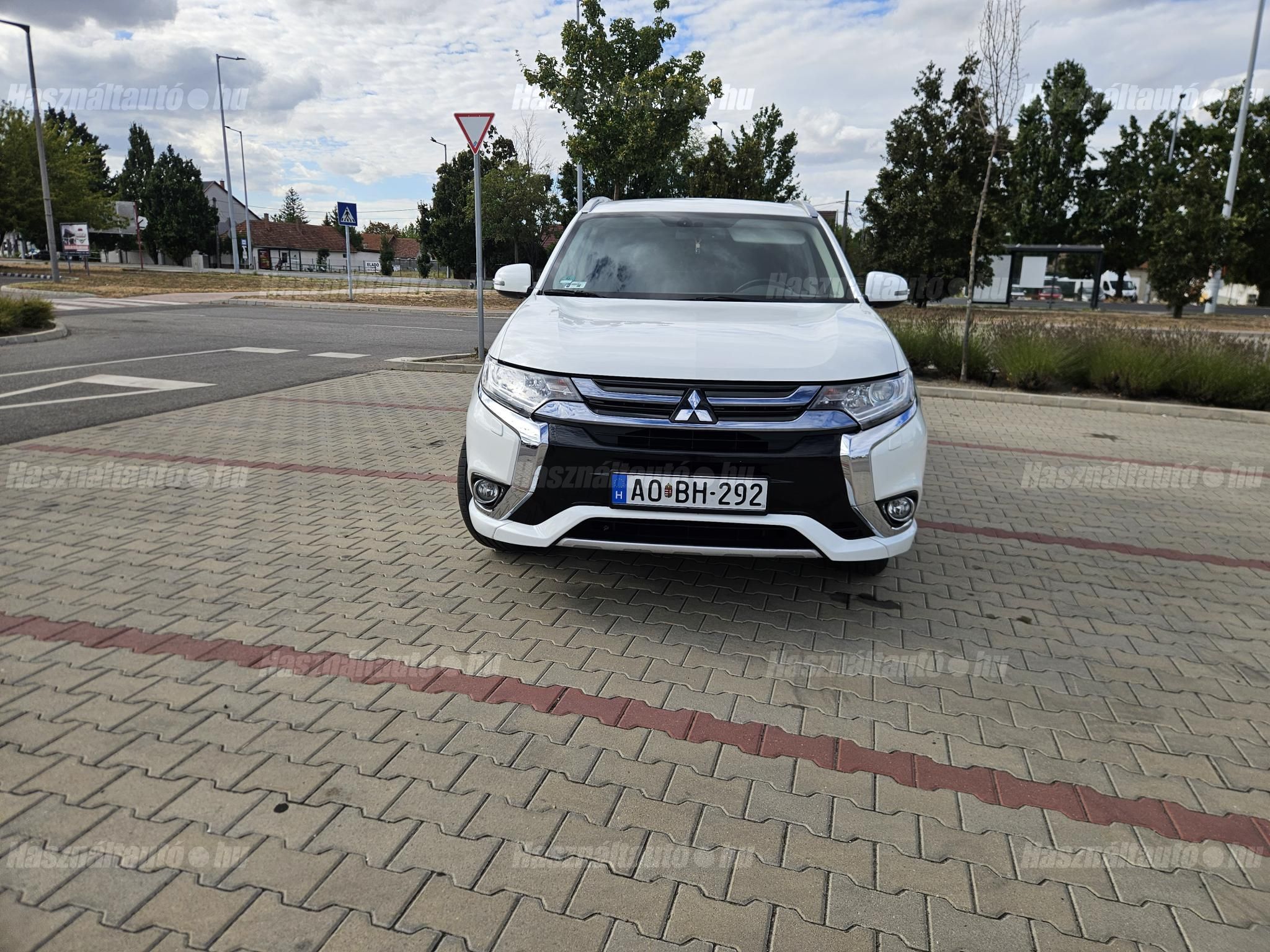 MITSUBISHI OUTLANDER 2016 - 1