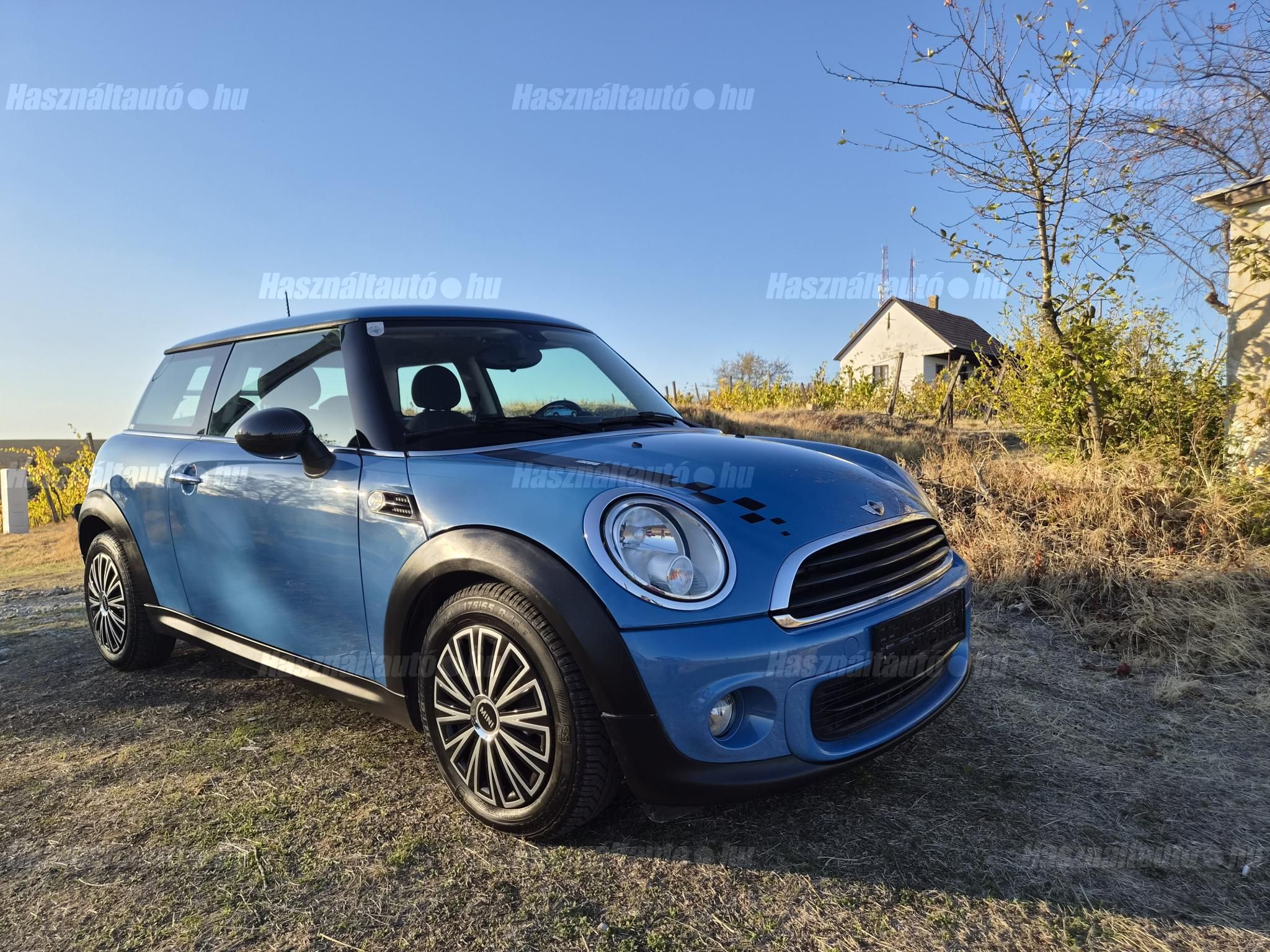 MINI MINI ONE 2012/11 - 1