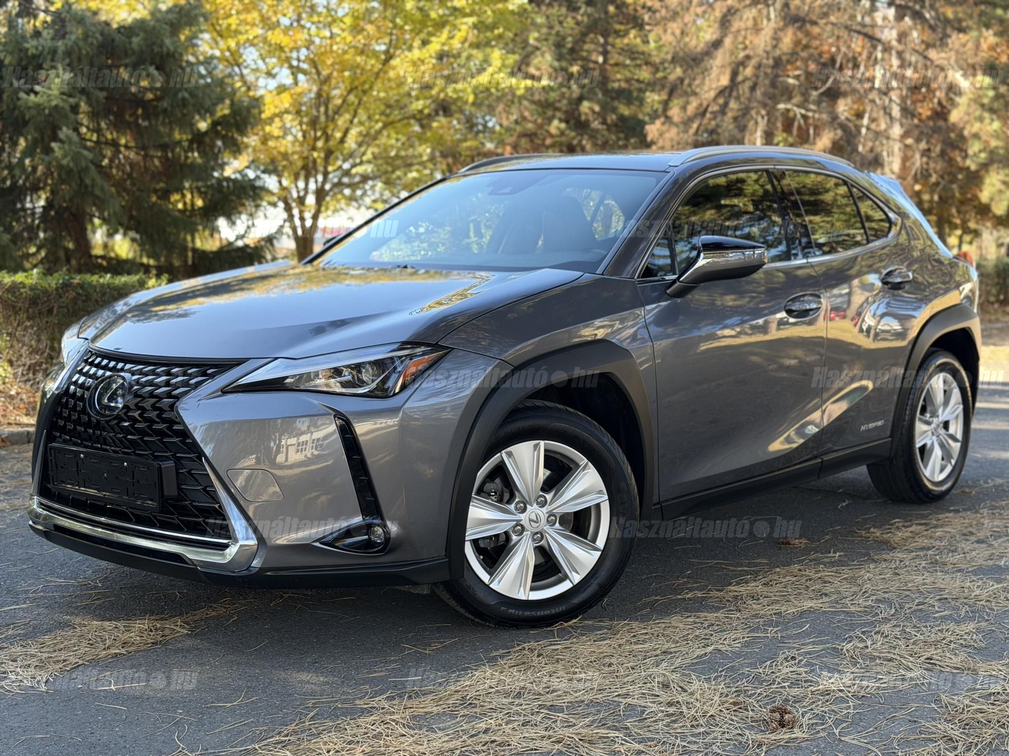 LEXUS UX 2022/8 - 1