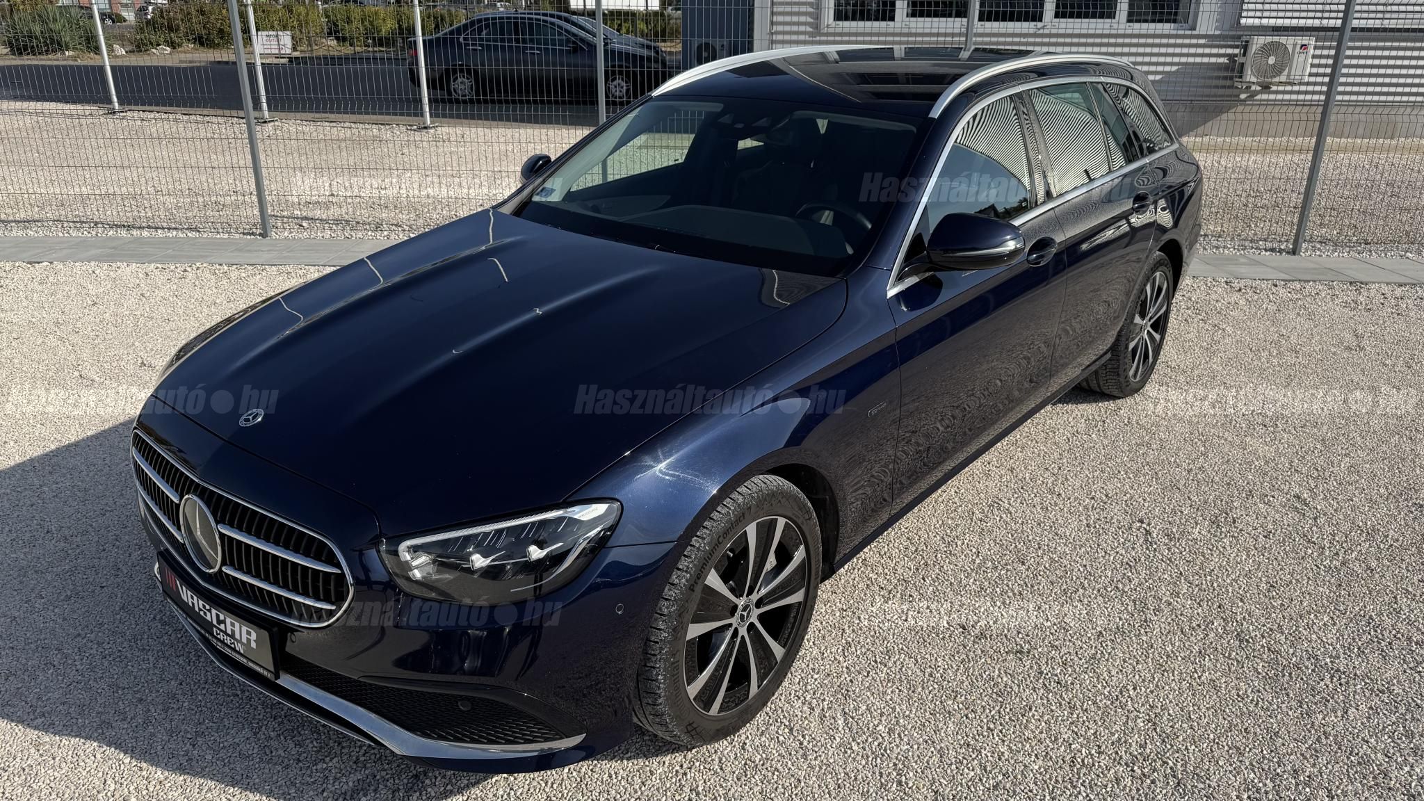 MERCEDES-BENZ E 300 2021/9 - 1