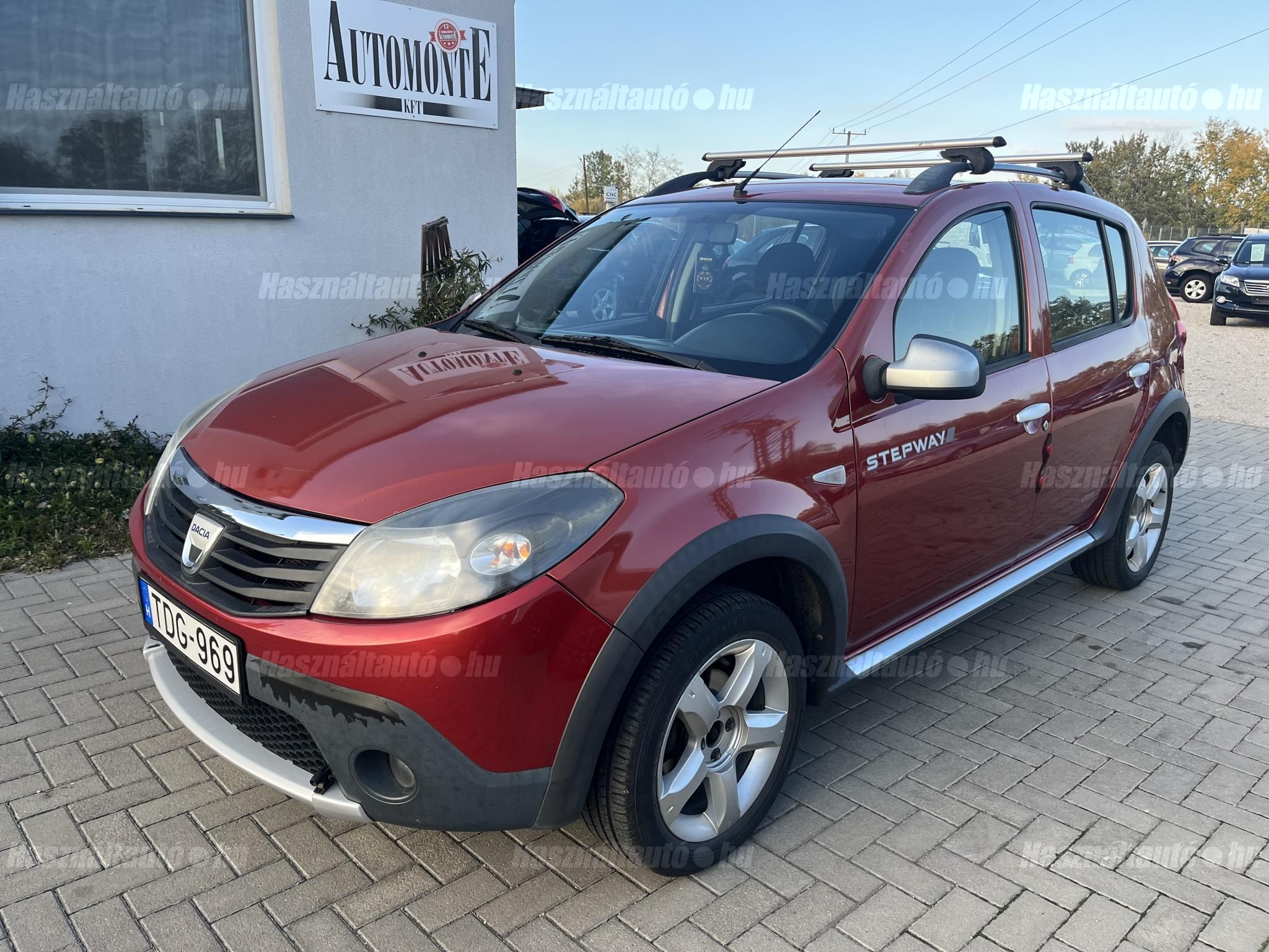 DACIA SANDERO 2010/2 - 1