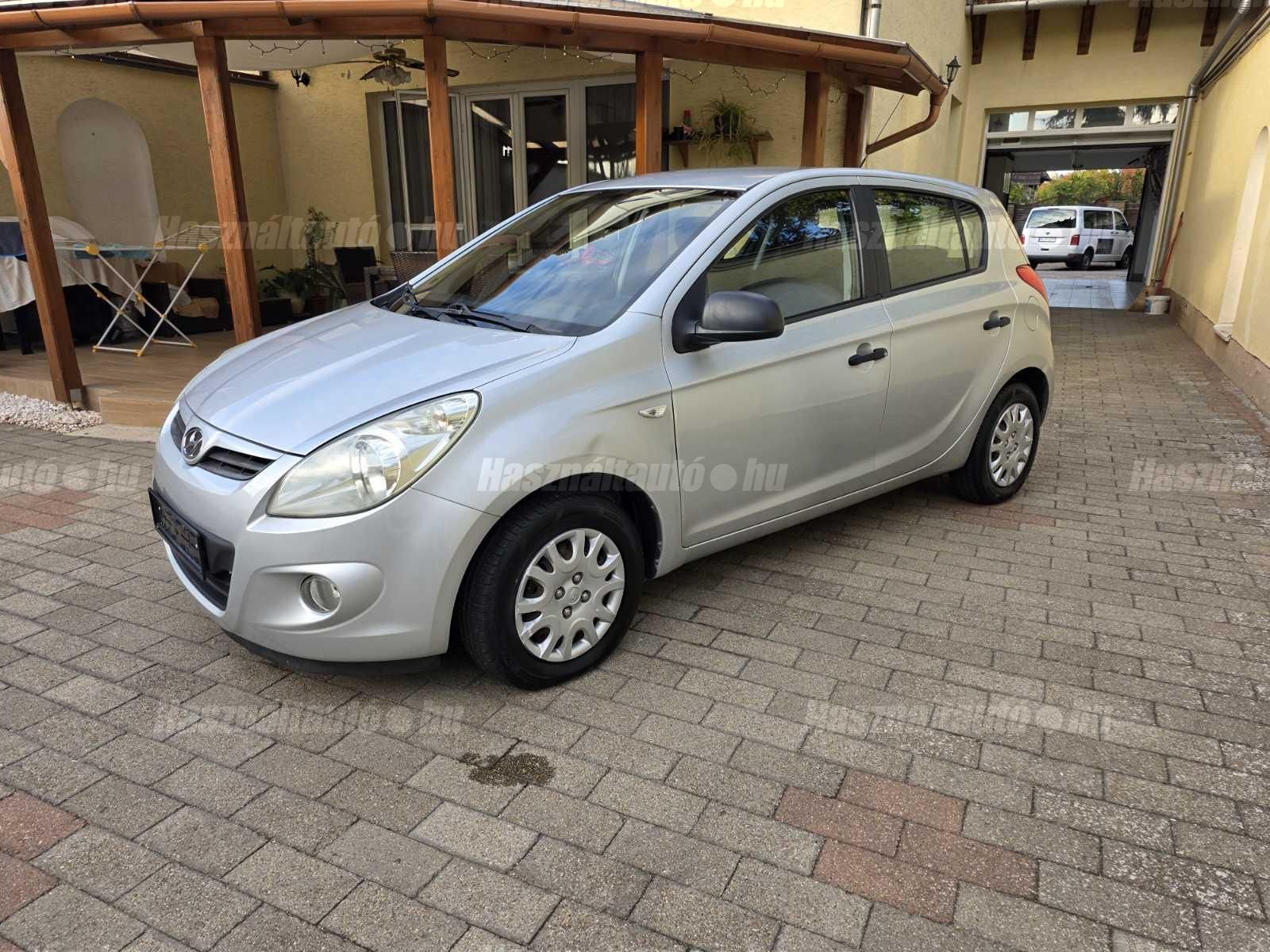HYUNDAI I20 2010/3 - 1