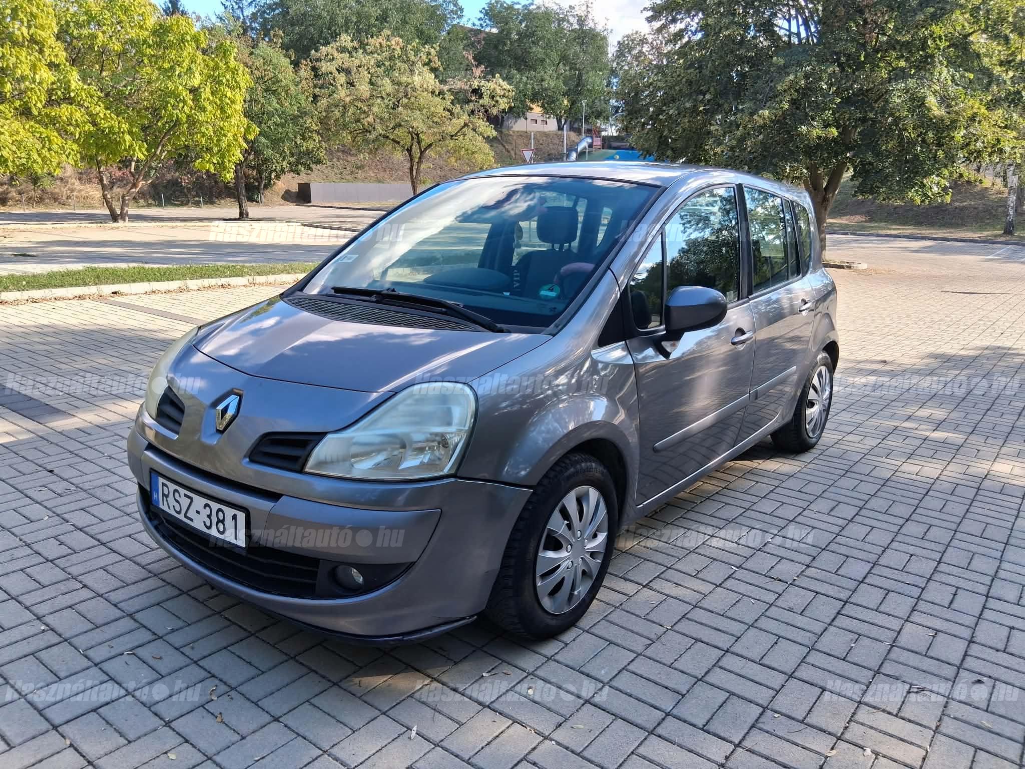 RENAULT GRAND MODUS 2008/10 - 1