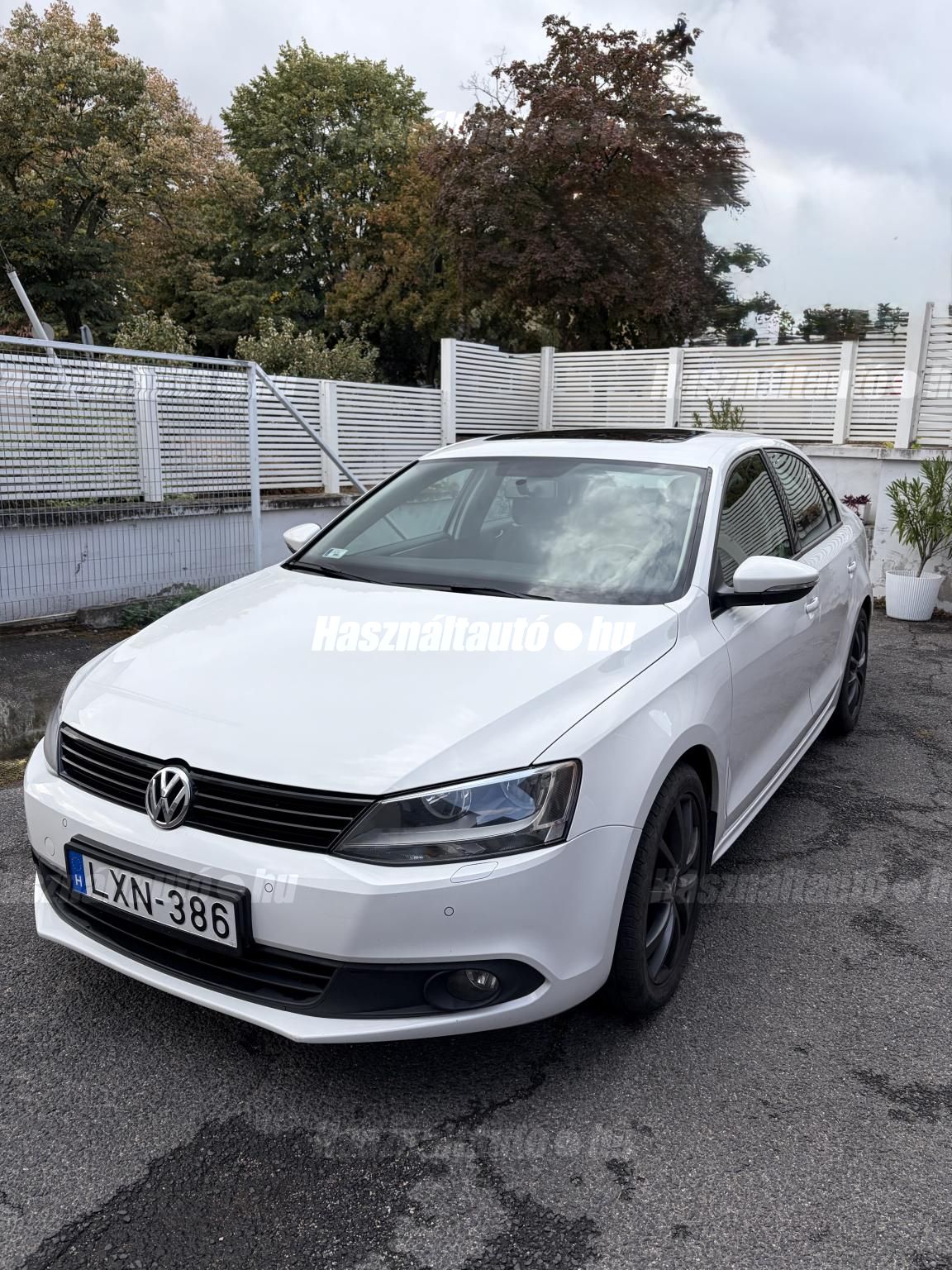 VOLKSWAGEN JETTA VI 2011/8 - 1