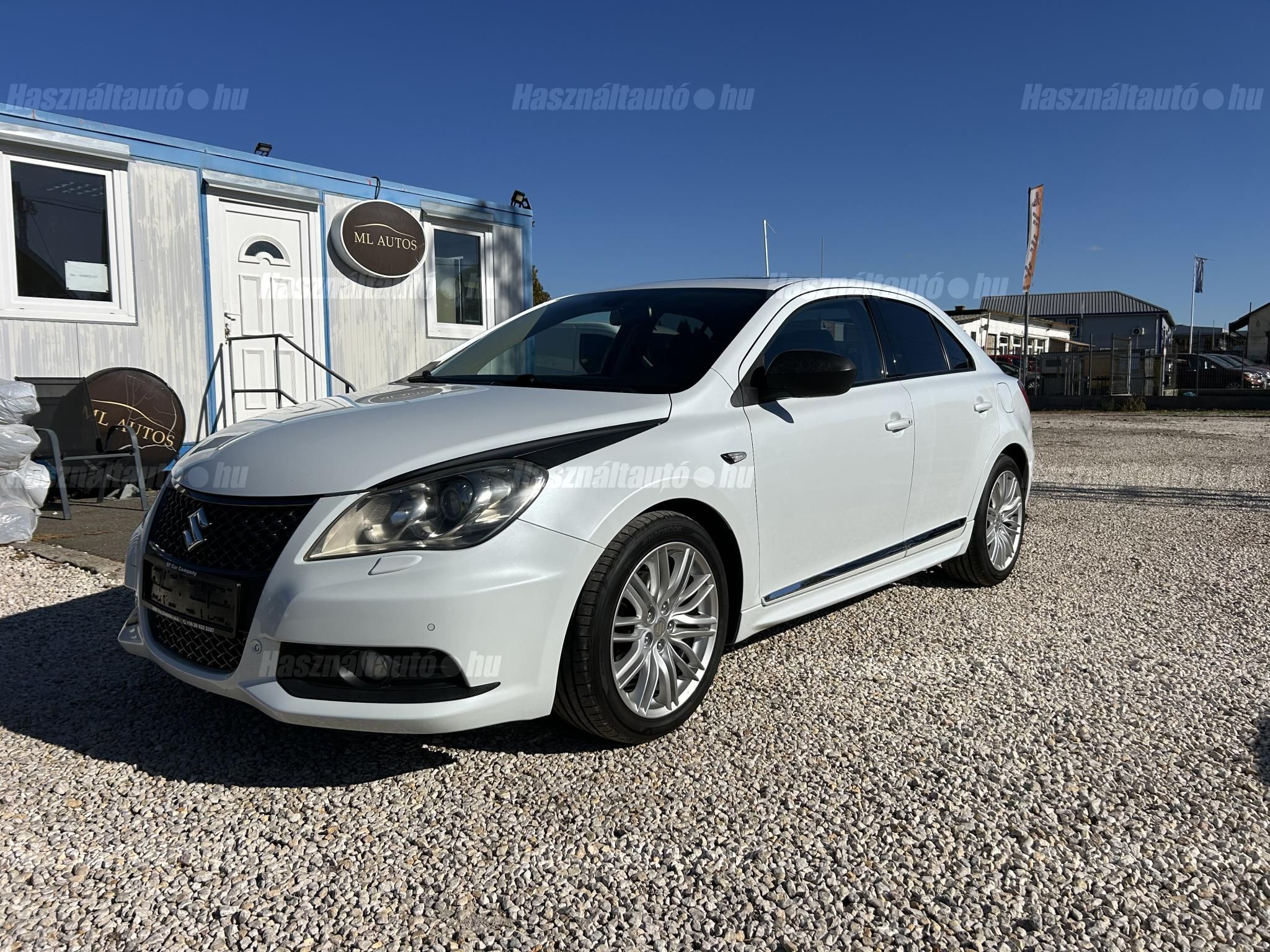 SUZUKI KIZASHI 2012/3 - 1