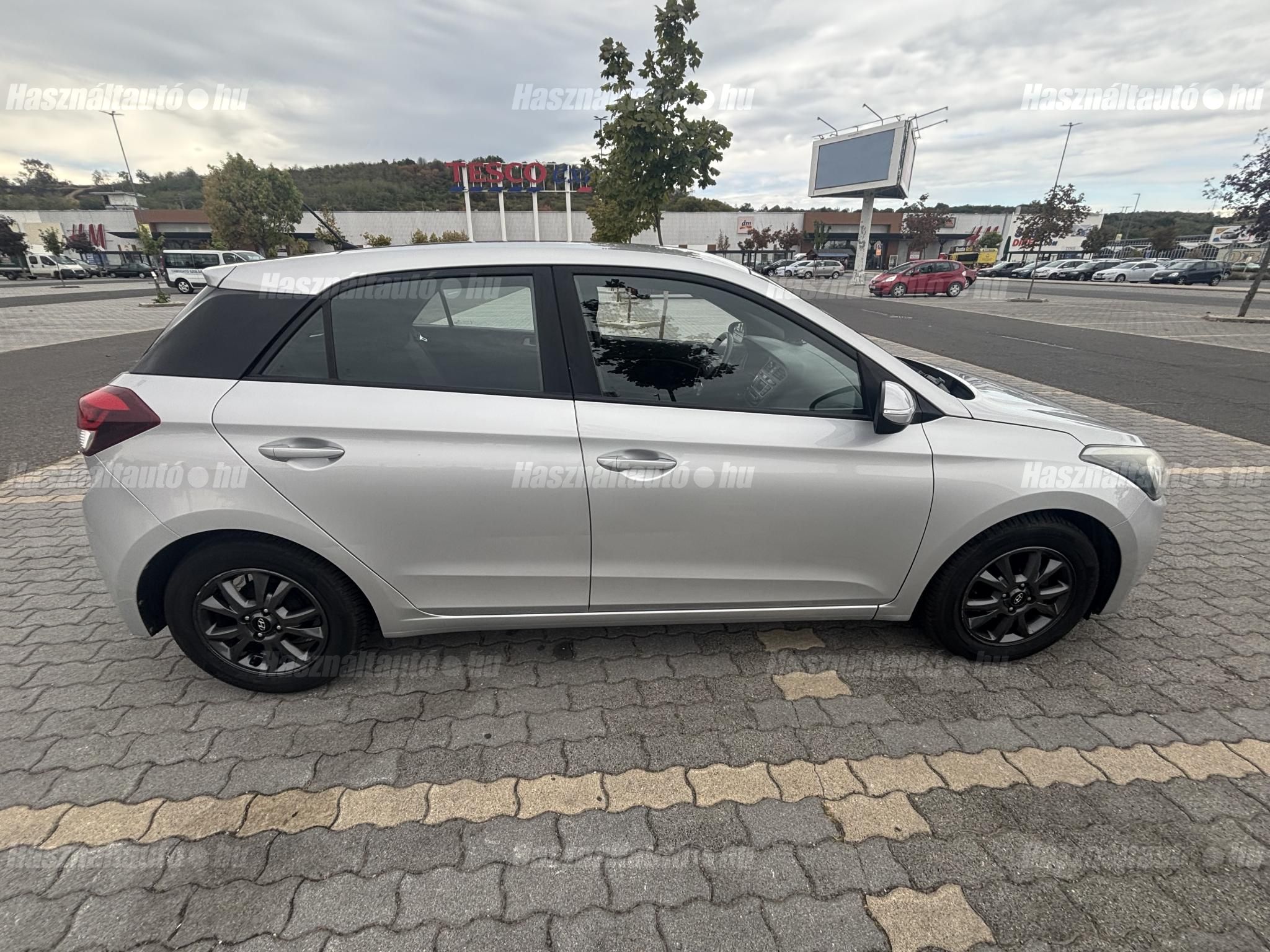 HYUNDAI I20 2017/8 - 1