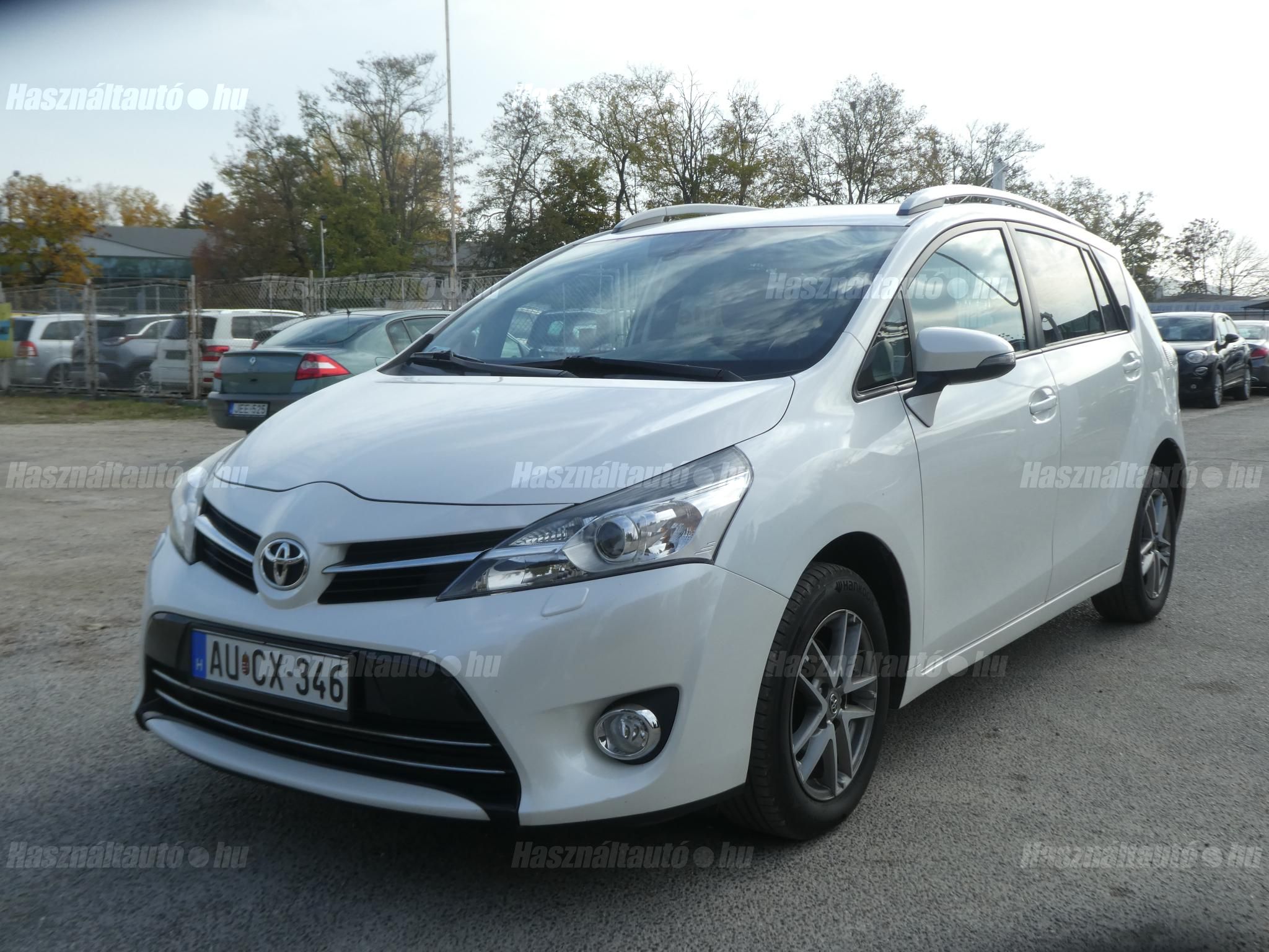 TOYOTA VERSO 2015/11 - 1